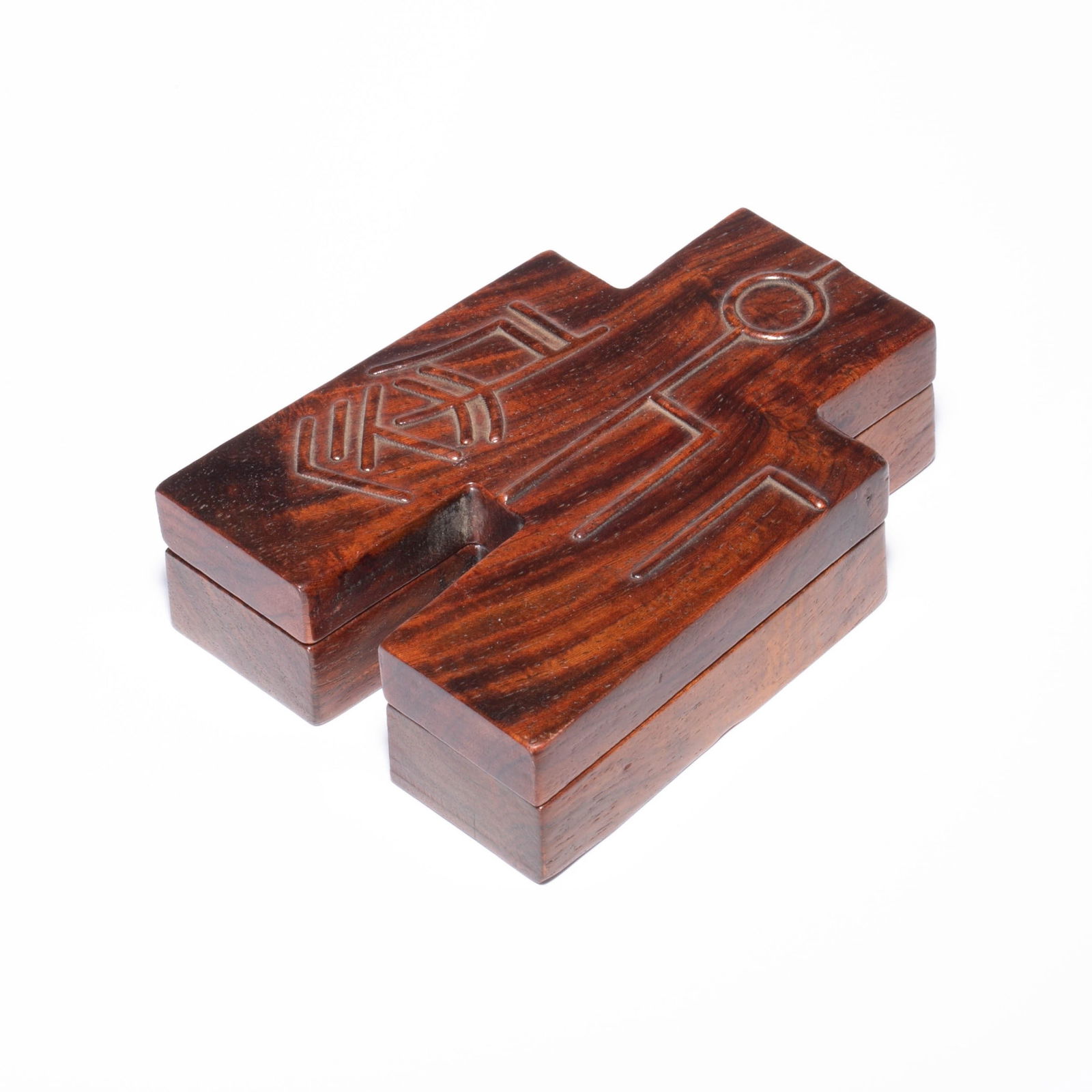 Qing dynasty huanghuali carved cloth coin box: Qing dynasty huanghuali carved cloth coin box