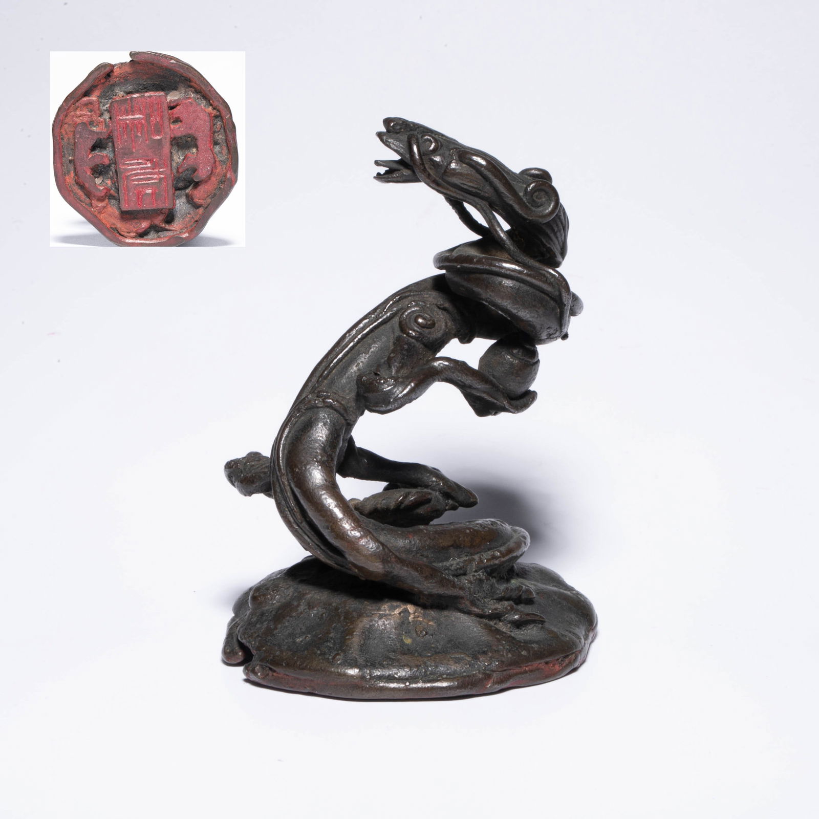 Ming Dynasty dragon button bronze seal: Ming Dynasty dragon button bronze seal