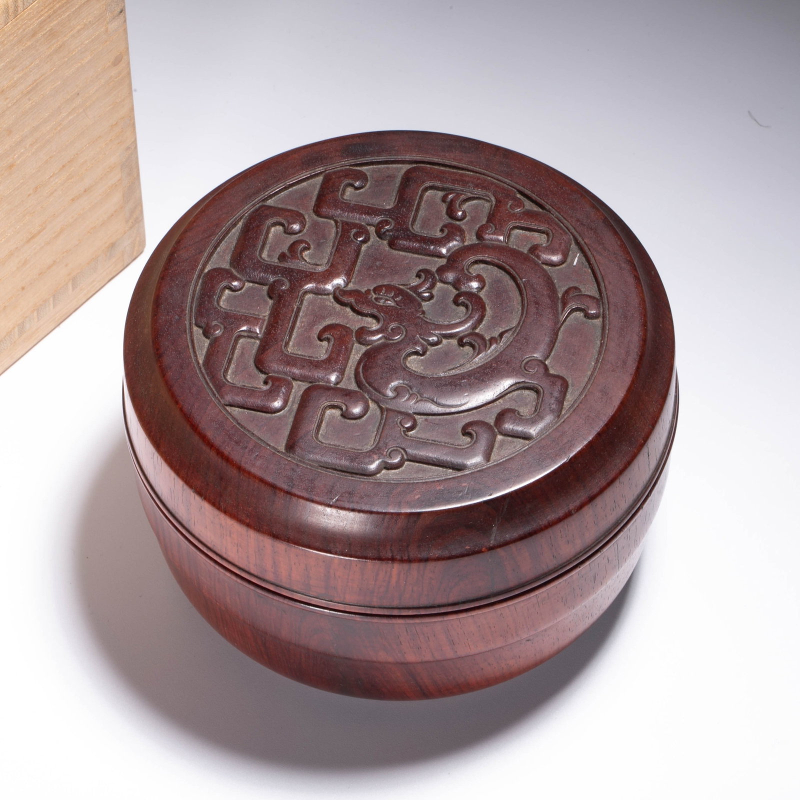 Qing dynasty huanghuali carved dragon box: Qing dynasty huanghuali carved dragon box