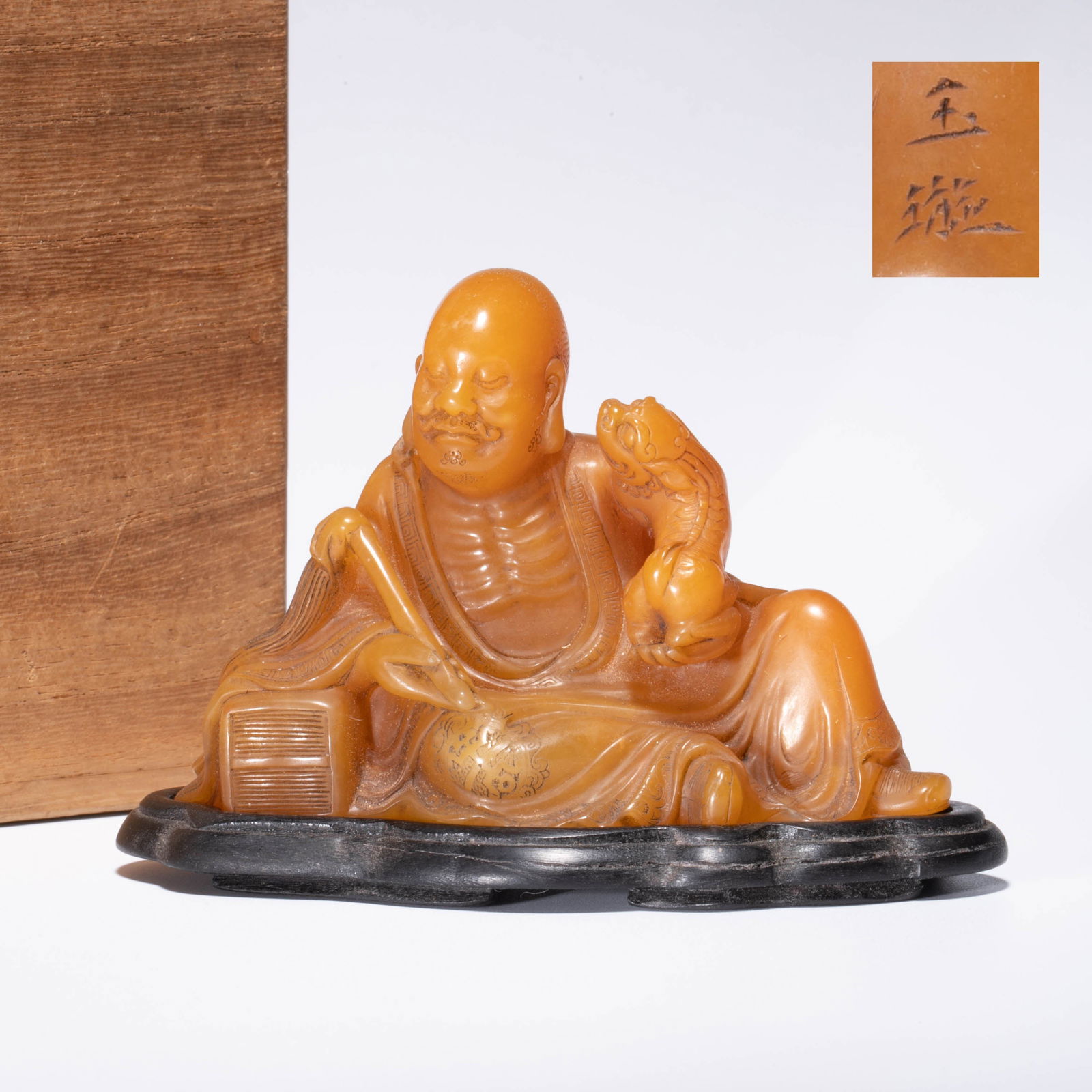 Yuxuan mark Tianhuang crouching tiger Arhat statue (1 of 7)