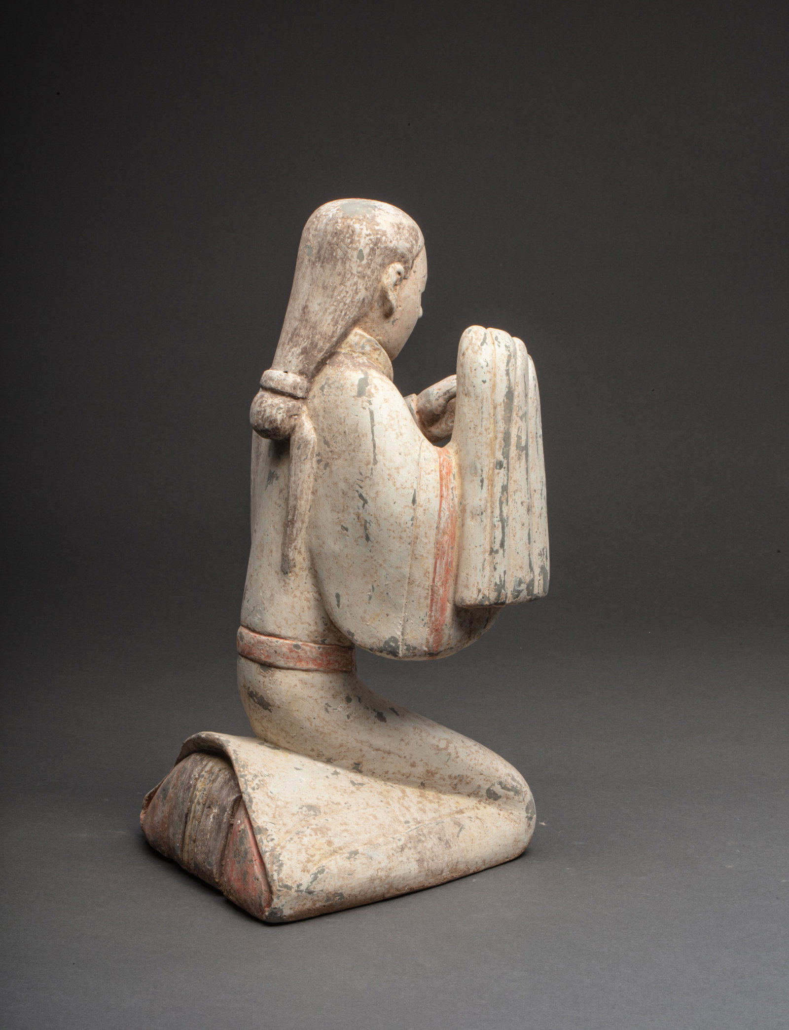 A pair of Han Dynasty lady figurines - 13