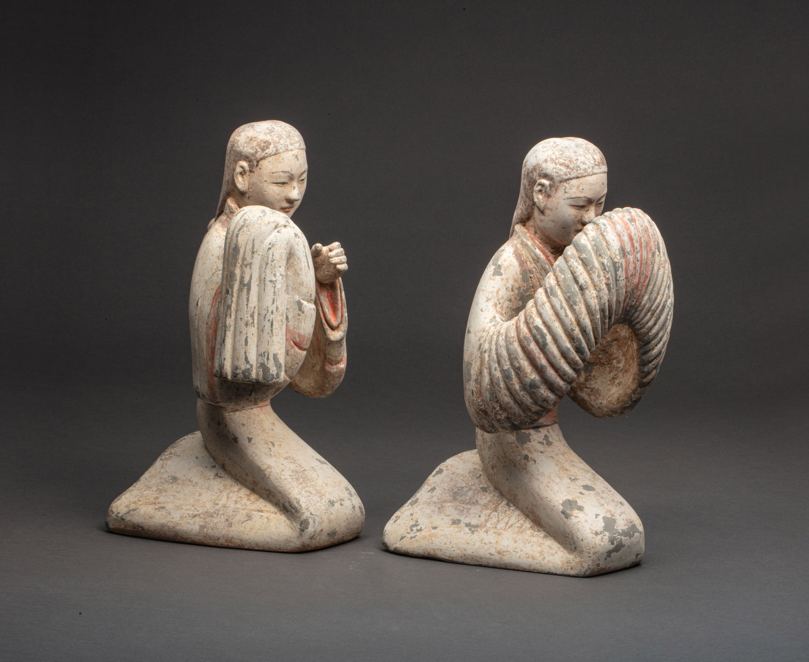 A pair of Han Dynasty lady figurines - 6
