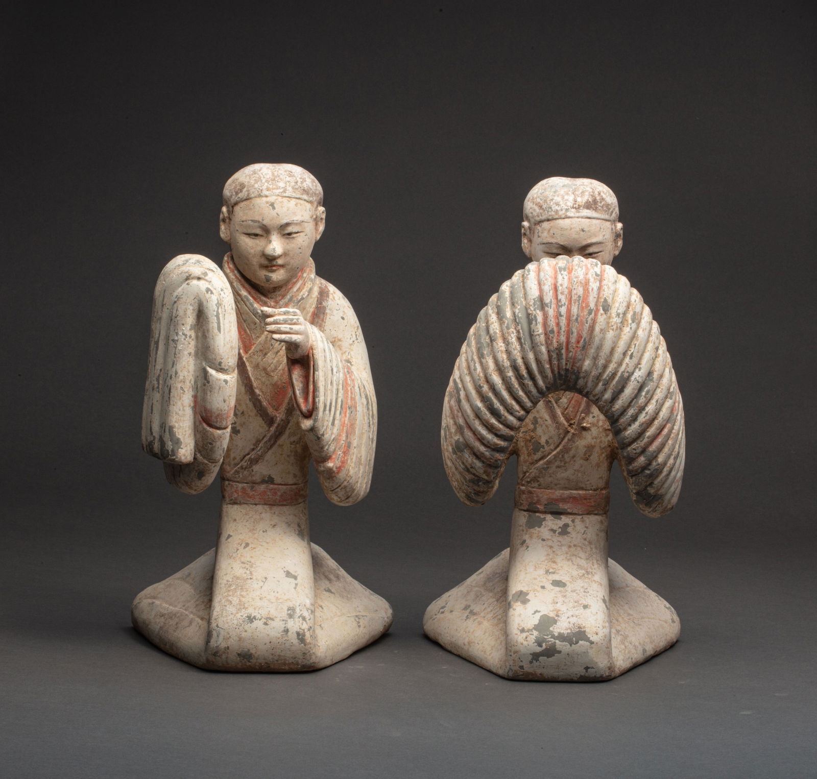 A pair of Han Dynasty lady figurines - 7