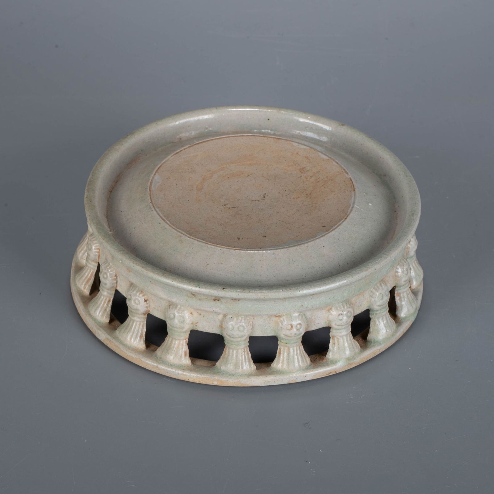 Tang white wares Piyong inkstone: Tang white wares Piyong inkstone