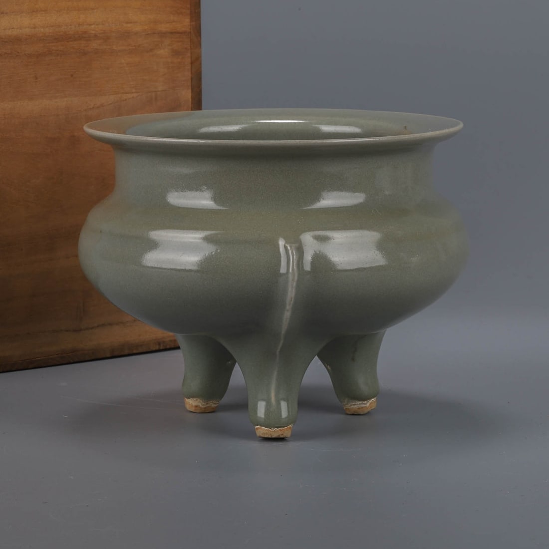 Song Dynasty Longquan kiln Li type furnace (1 of 5)