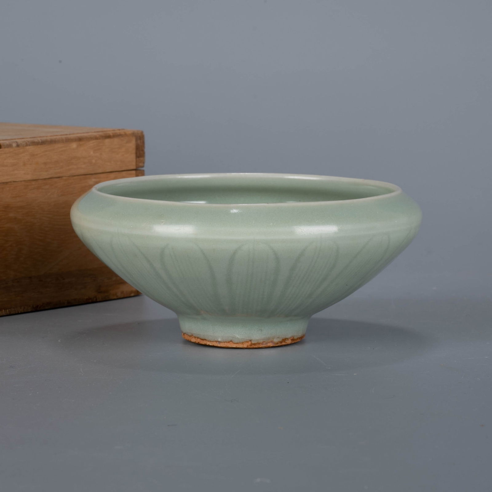 Yuan Dynasty Celadon Yin Incised Lotus Petal Pattern Bowl (1 of 7)