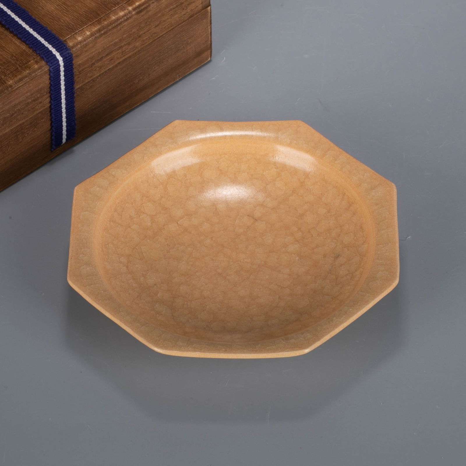 Longquan celadon octagonal dish