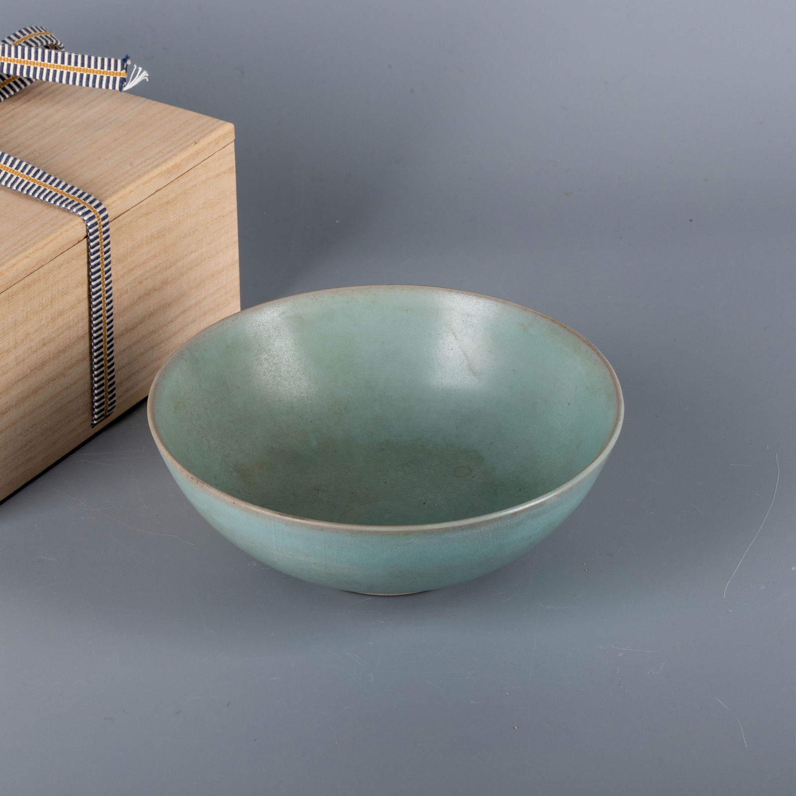 A large Jun wares bowl from Ru Kiln, Song Dynasty: A large Jun wares bowl from Ru Kiln, Song Dynasty