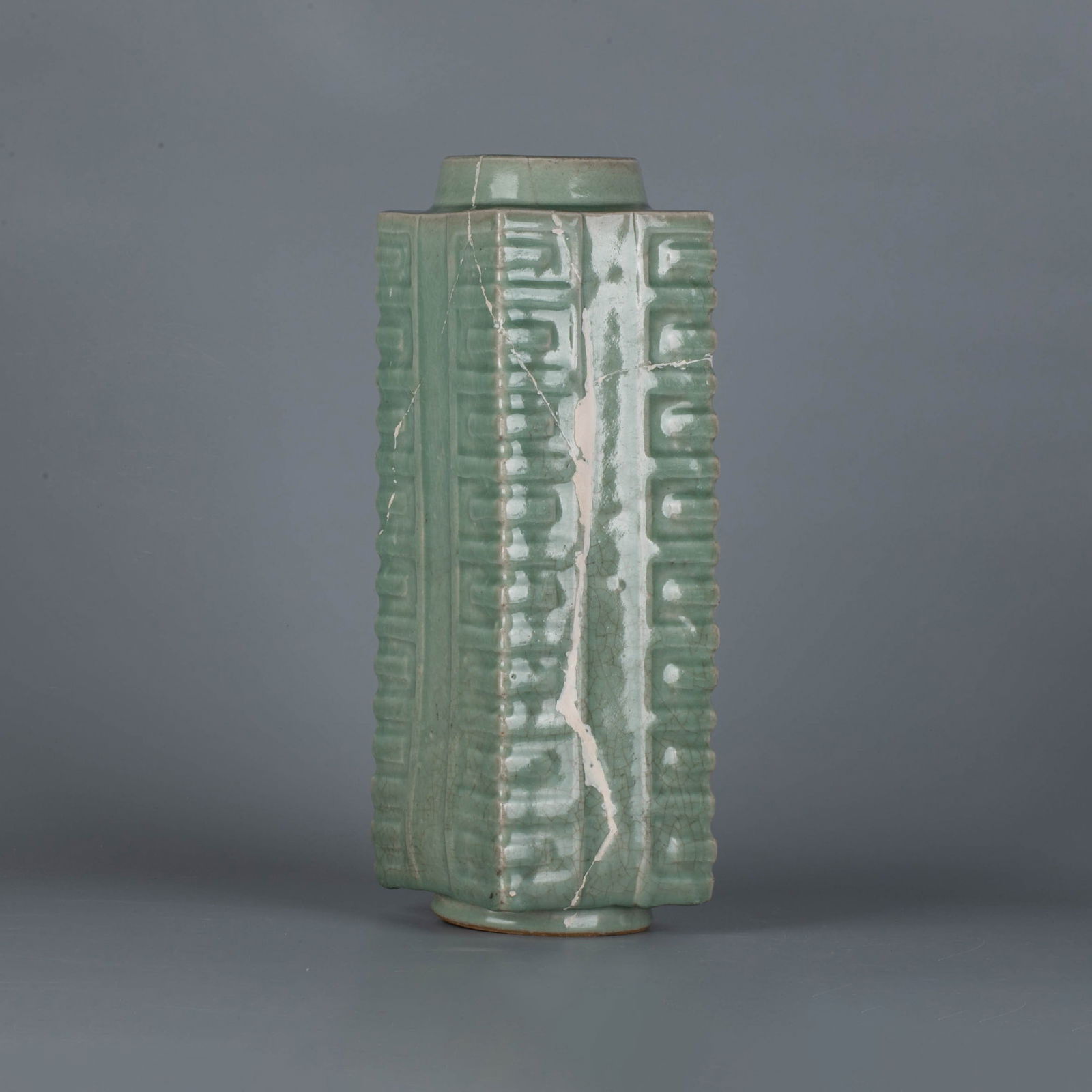 Southern Song Dynasty Longquan large Cong style vase (1 of 7)