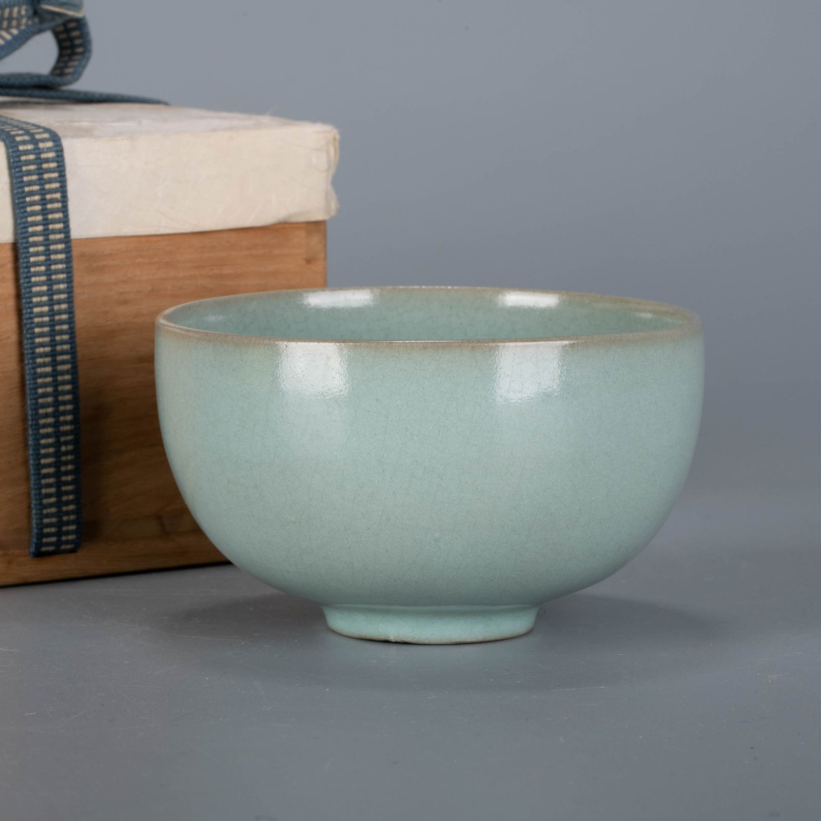 Celadon bowl: Celadon bowl