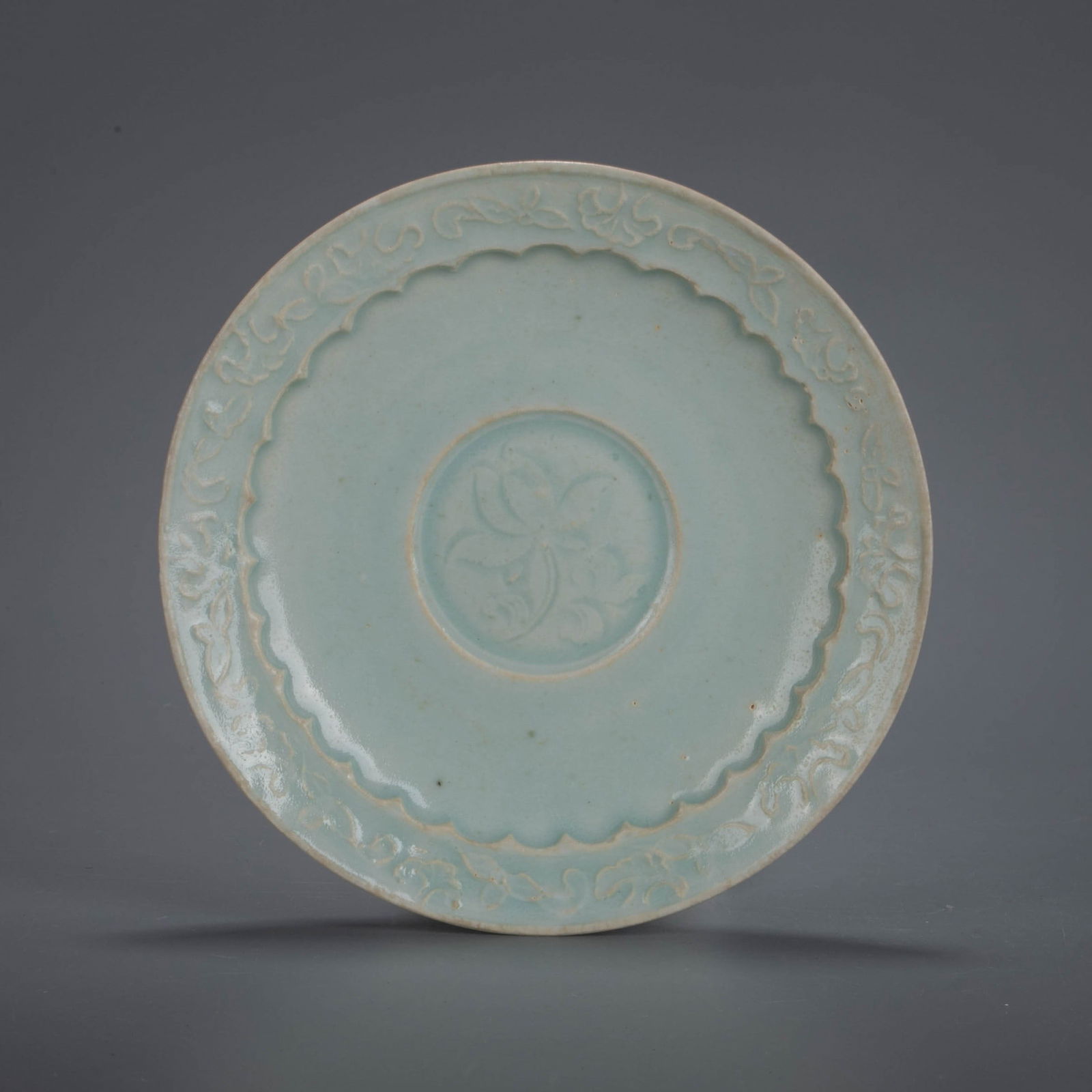Song qingbai wareincised flower dish: Song qingbai wareincised flower dish
