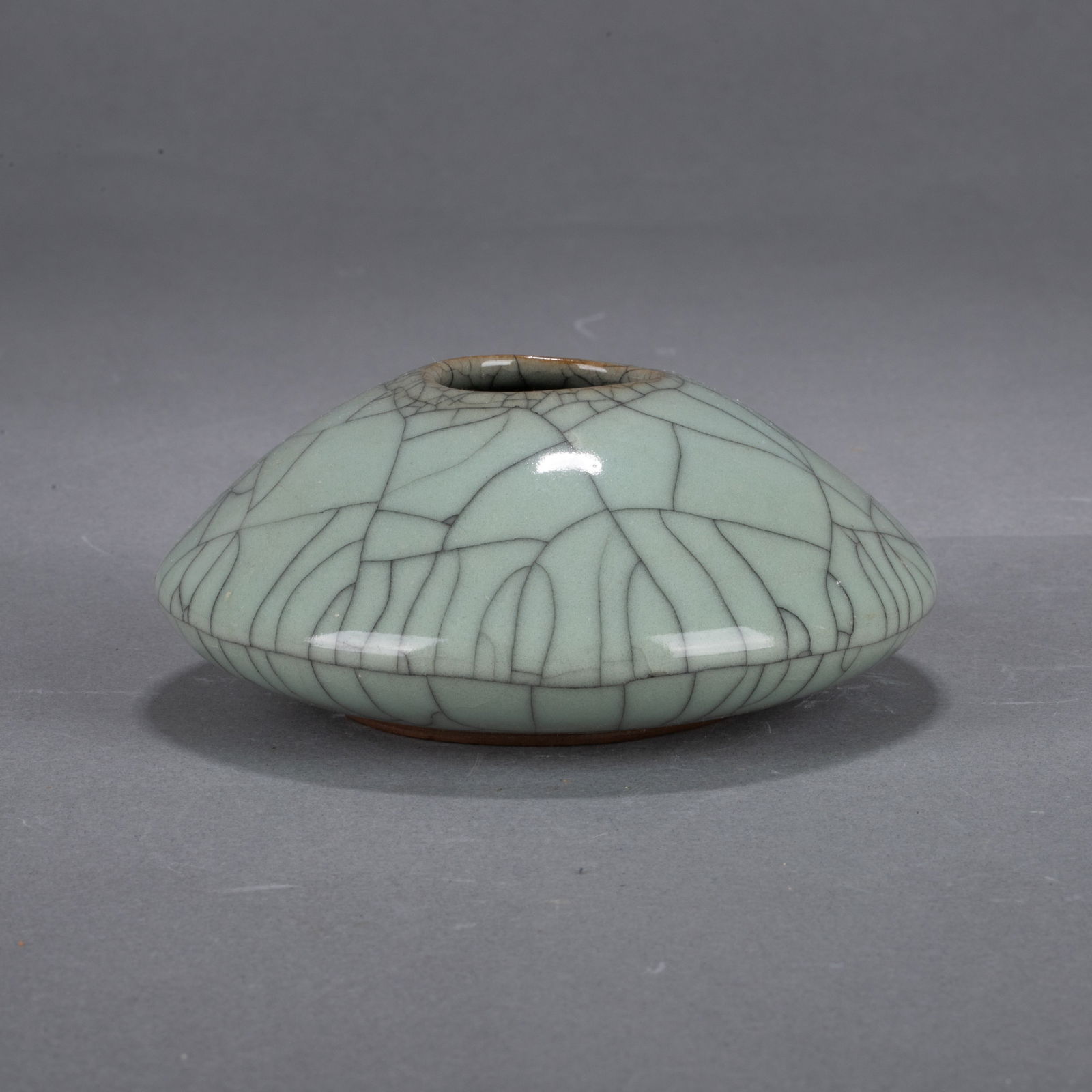 Qing Dynasty Ge Glazed Water Bowl: Qing Dynasty Ge Glazed Water Bowl