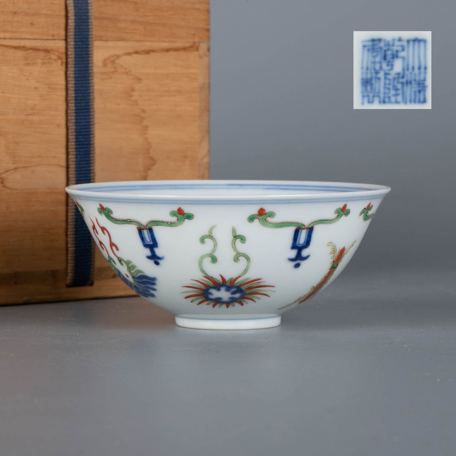 Qianlong inscription color bowl (1 of 6)