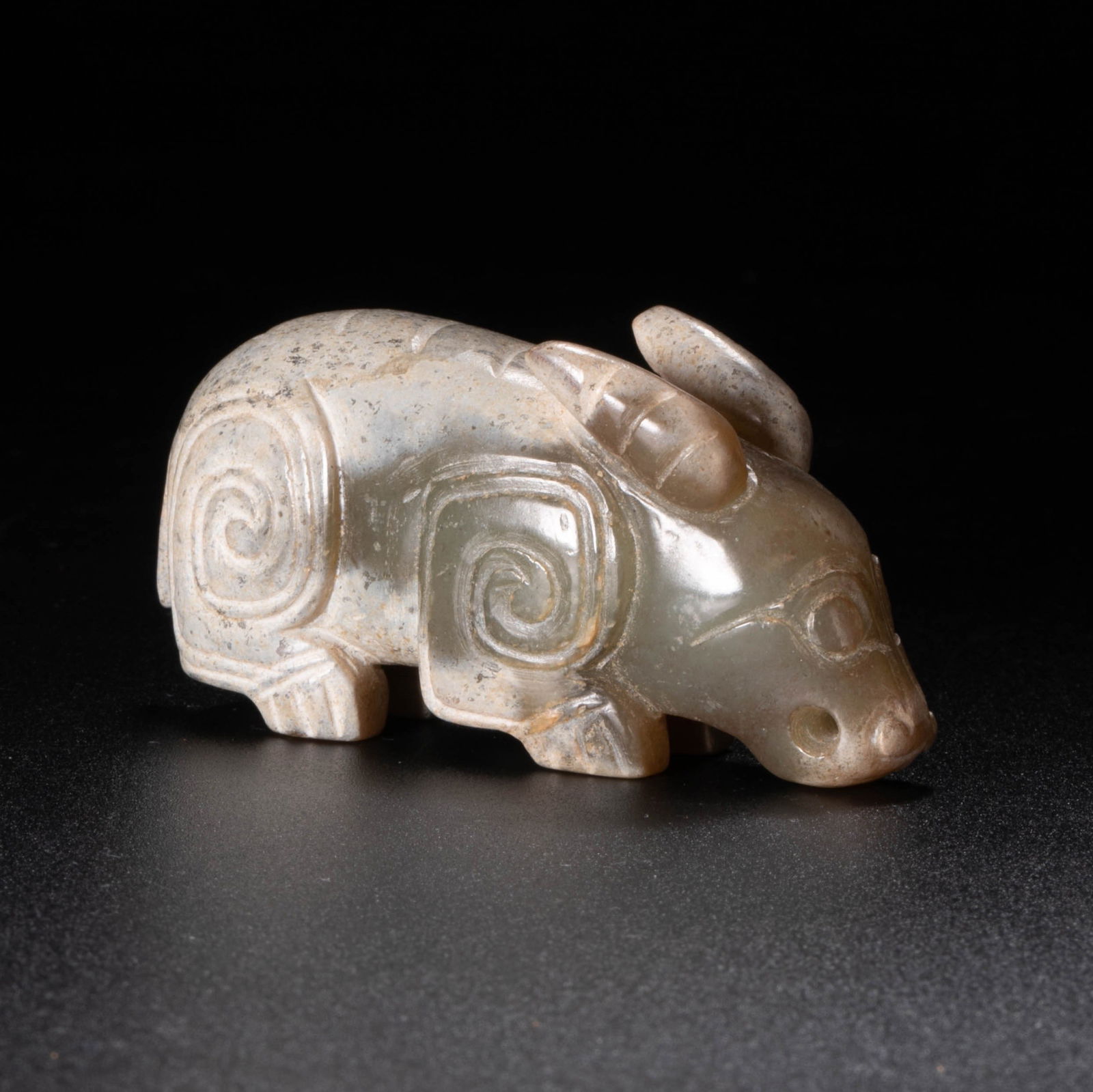 Ancient jade cow: Ancient jade cow