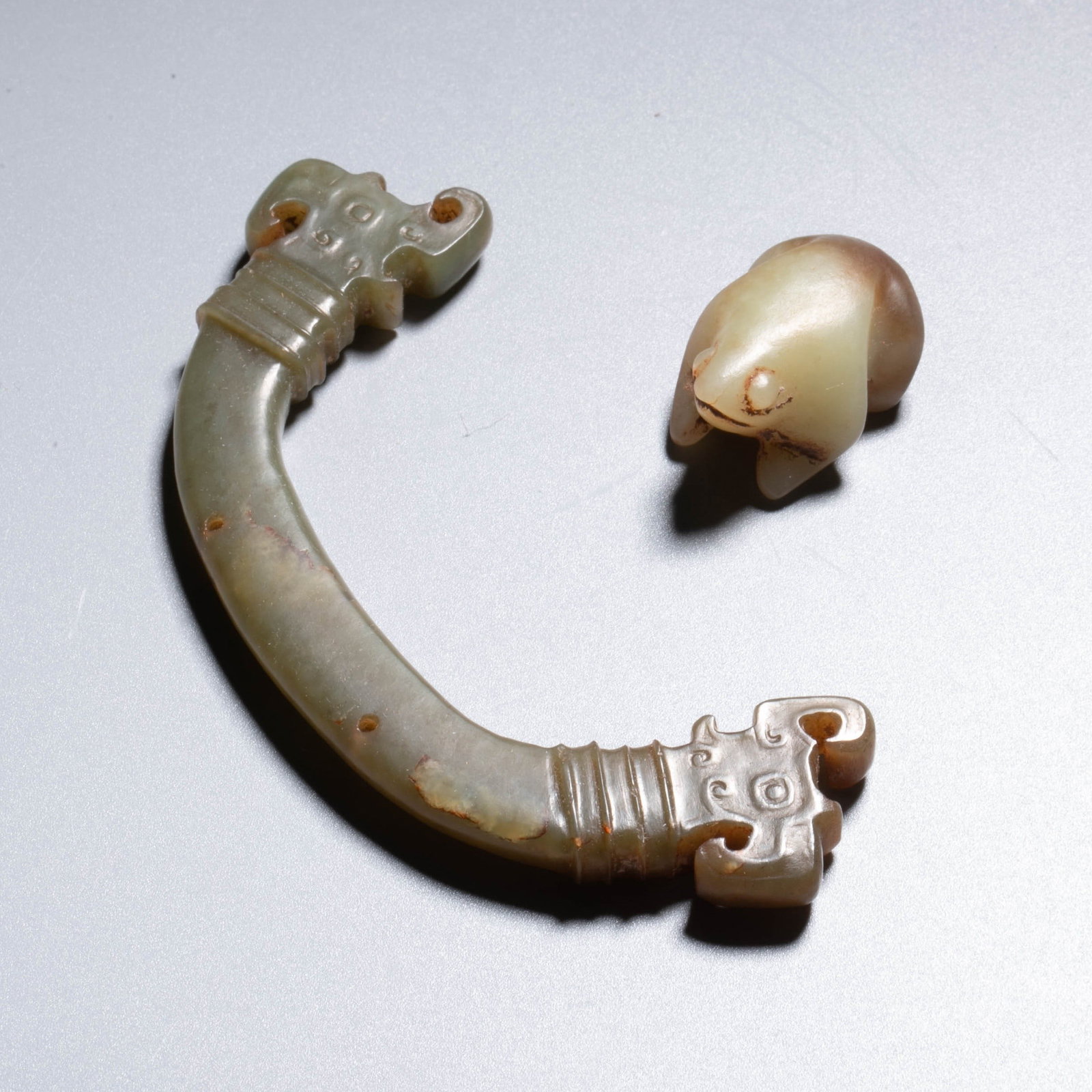 Shang phoenix shaped jade frog: Shang phoenix shaped jade frog