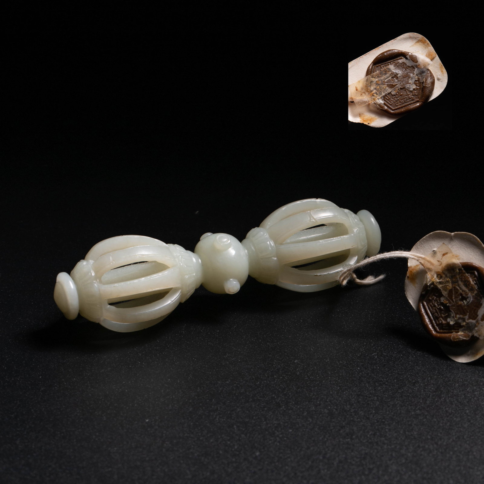 White jade vajra: White jade vajra