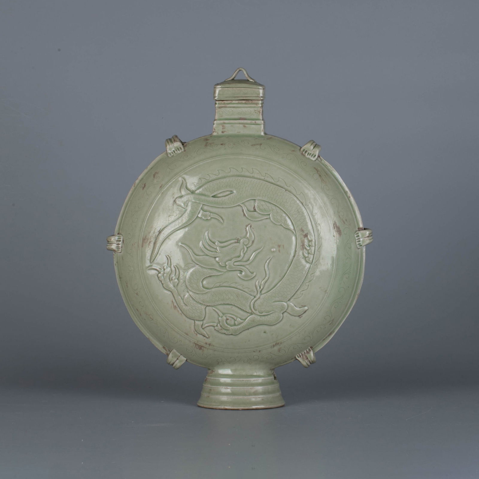Five Dynasties Yue Kiln Dragon Pattern Flat Pot: Five Dynasties Yue Kiln Dragon Pattern Flat Pot
