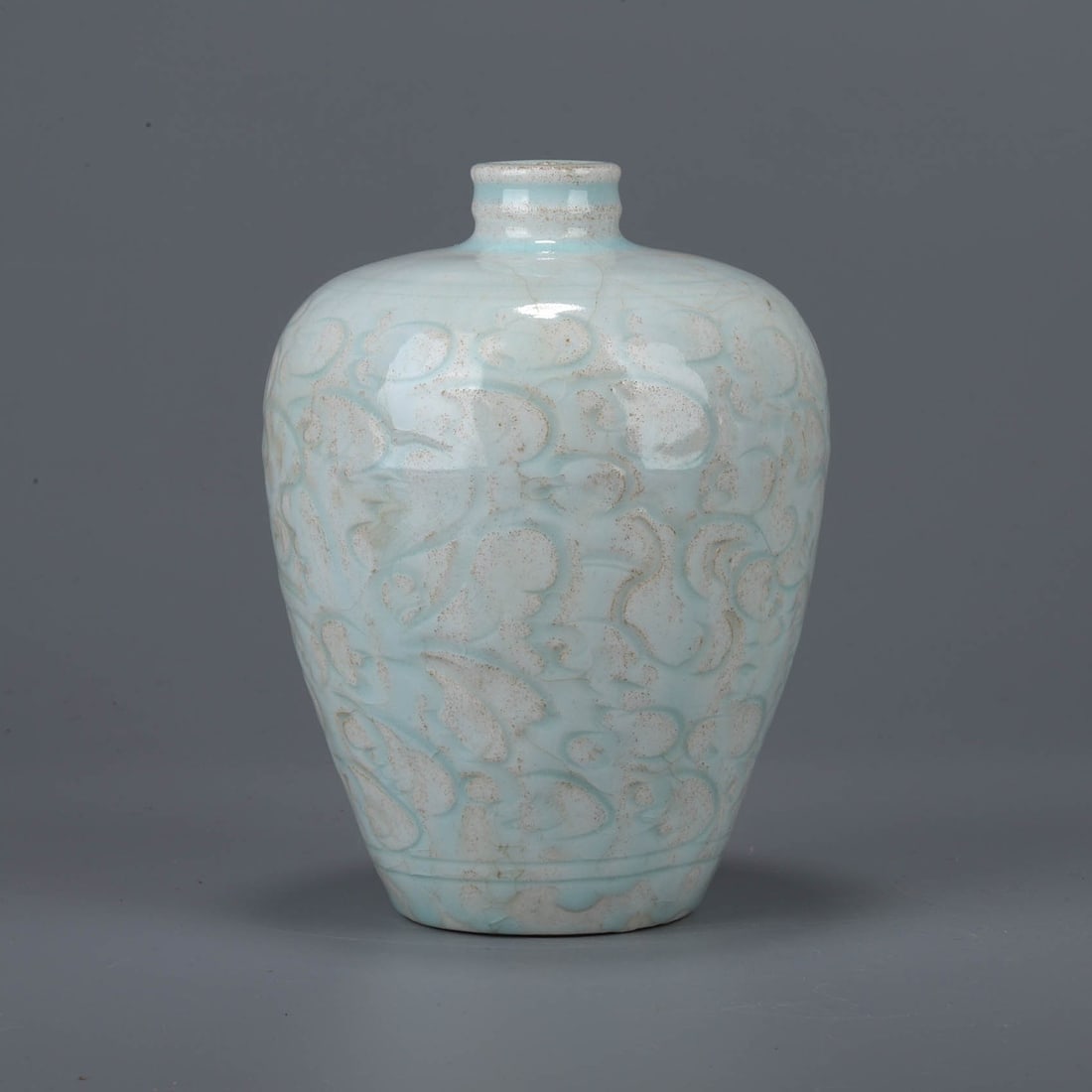 Song Dynasty Hutian kiln incised pattern meiping vase: Song Dynasty Hutian kiln incised pattern meiping vase