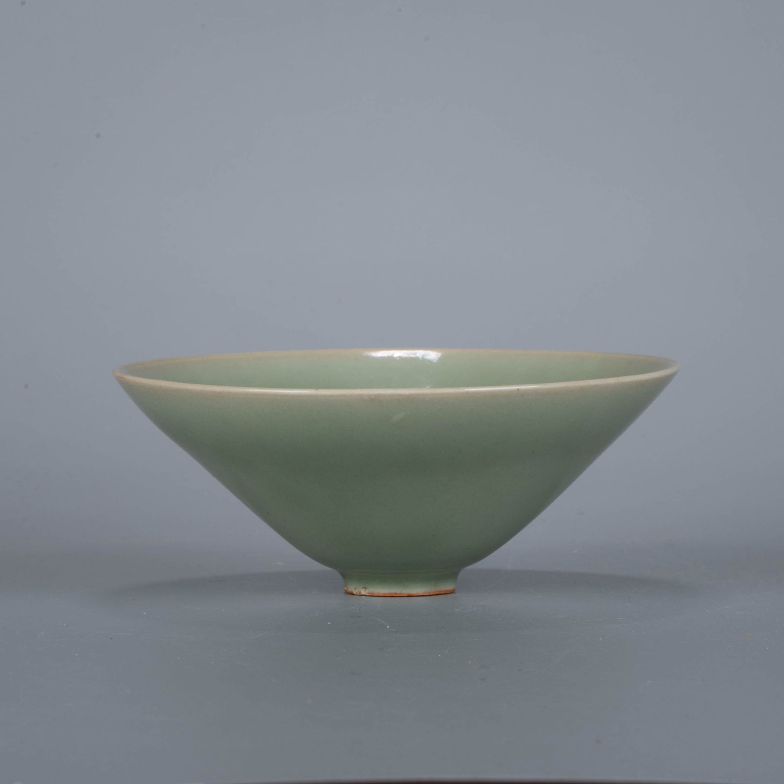 Ming celadon tea bowl (1 of 5)