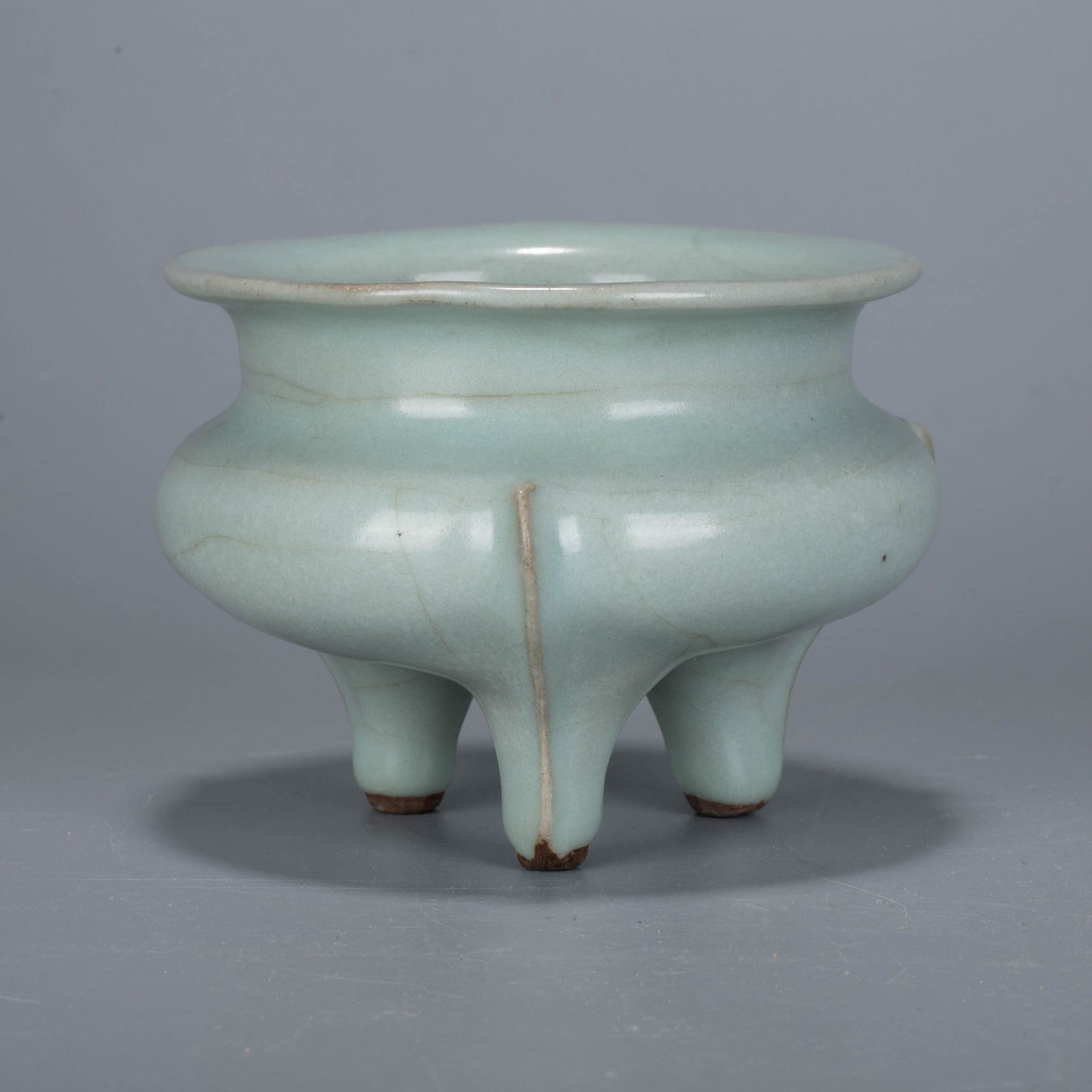 Song celadon three-legged incense burner (1 of 5)