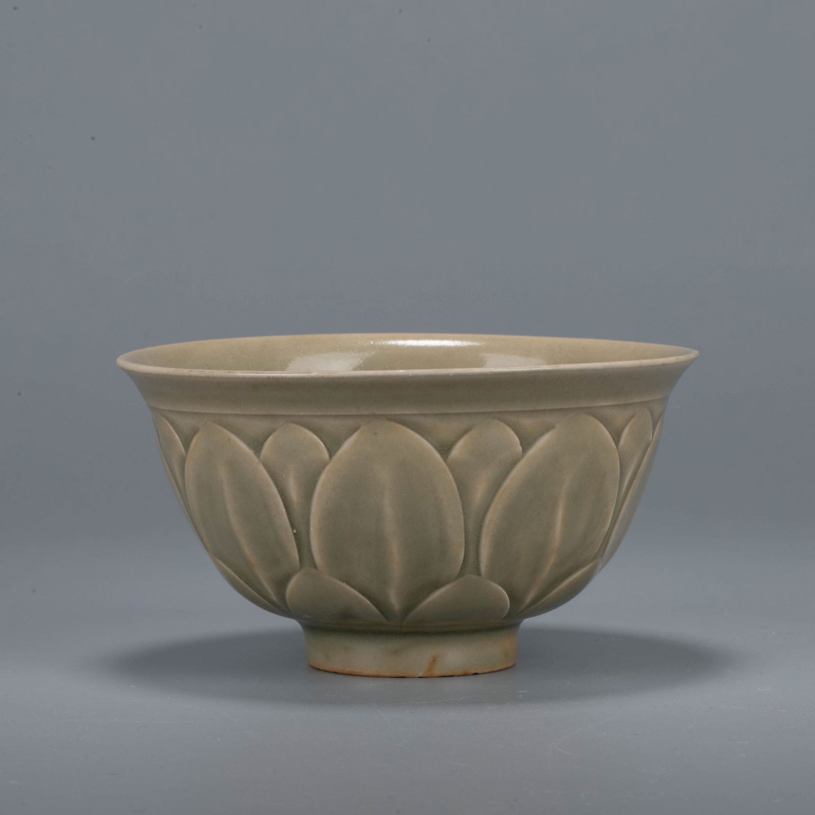 Song Dynasty Yaozhou kiln incised lotus petal pattern cup: Song Dynasty Yaozhou kiln incised lotus petal pattern cup