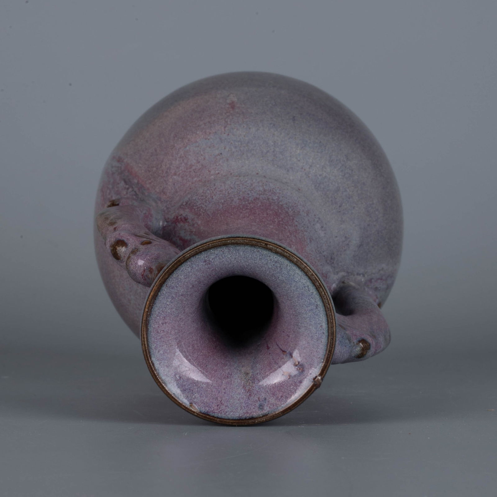 Gold Jun ware ear-mounted bottle - 5