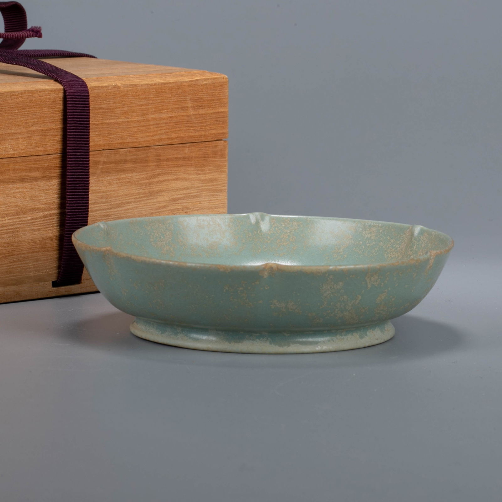 Song celadonlobed rimbrush washer: Song celadonlobed rimbrush washer