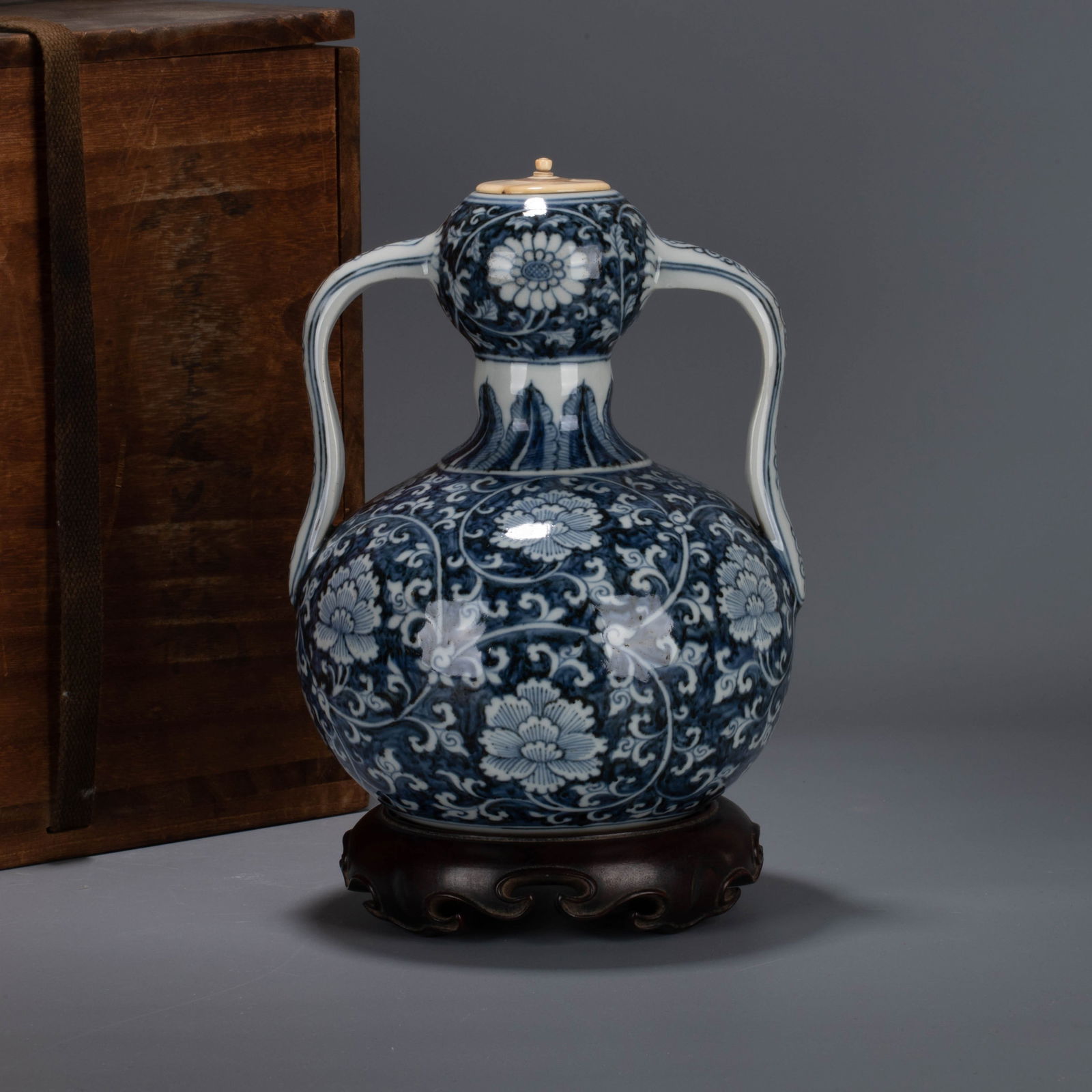 Ming Dynasty, dye and pay as you wish, ear and flowers come in: Ming Dynasty, dye and pay as you wish, ear and flowers come in