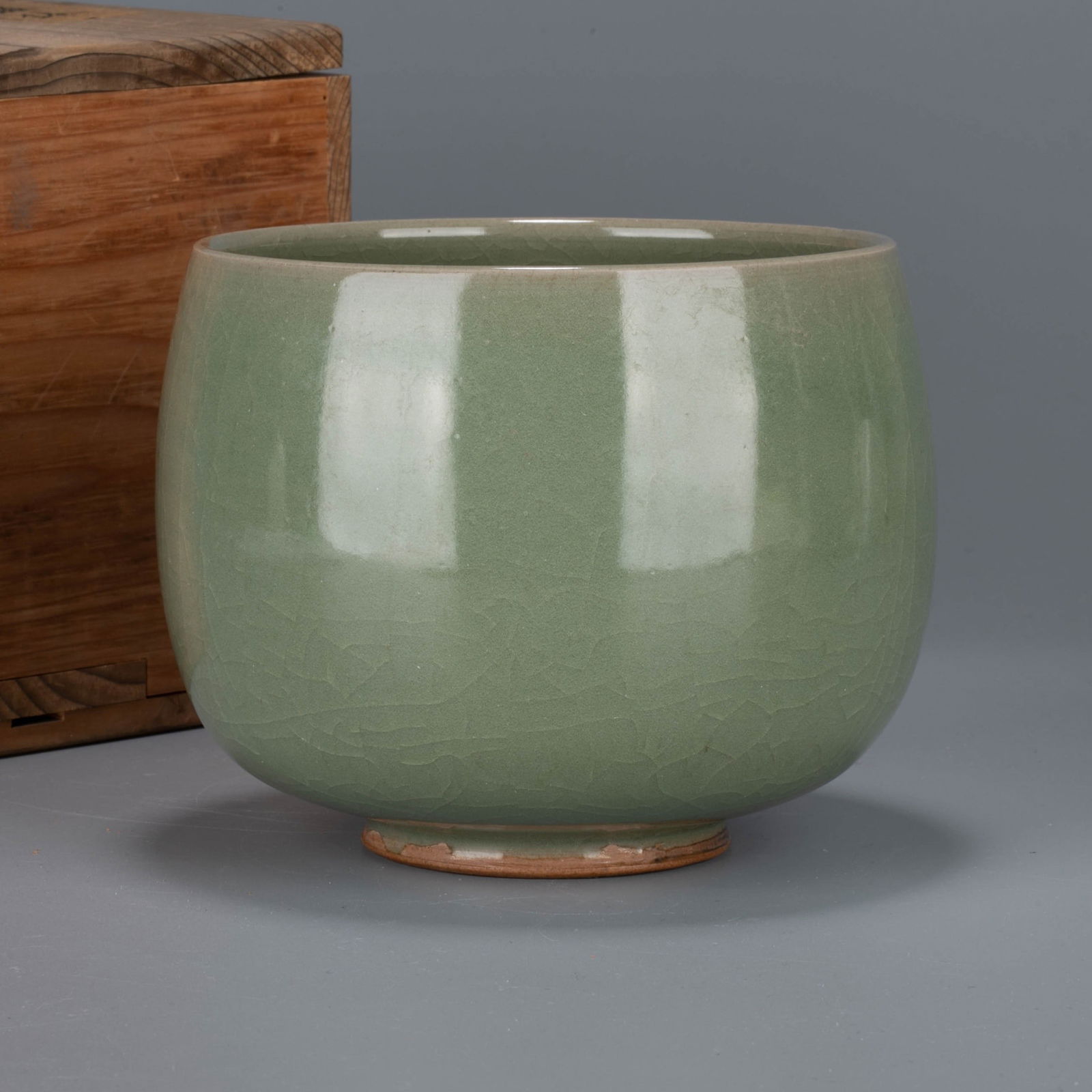 Song celadon bowl (1 of 6)
