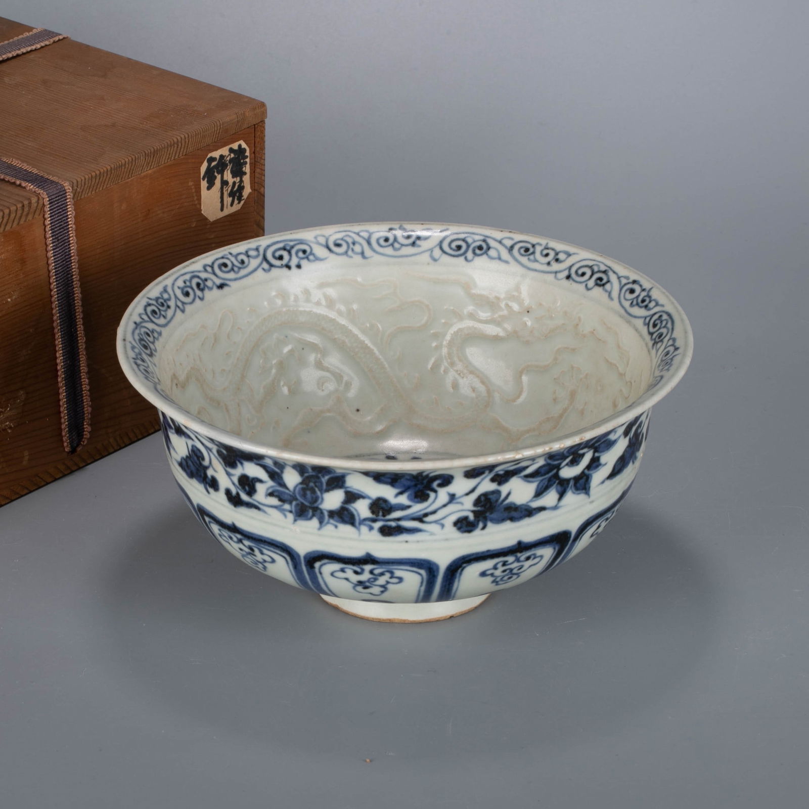 Yuan sometsuke (blue and white underglaze) dark incised dragon and phoenix pattern bowl: Yuan sometsuke (blue and white underglaze) dark incised dragon and phoenix pattern bowl