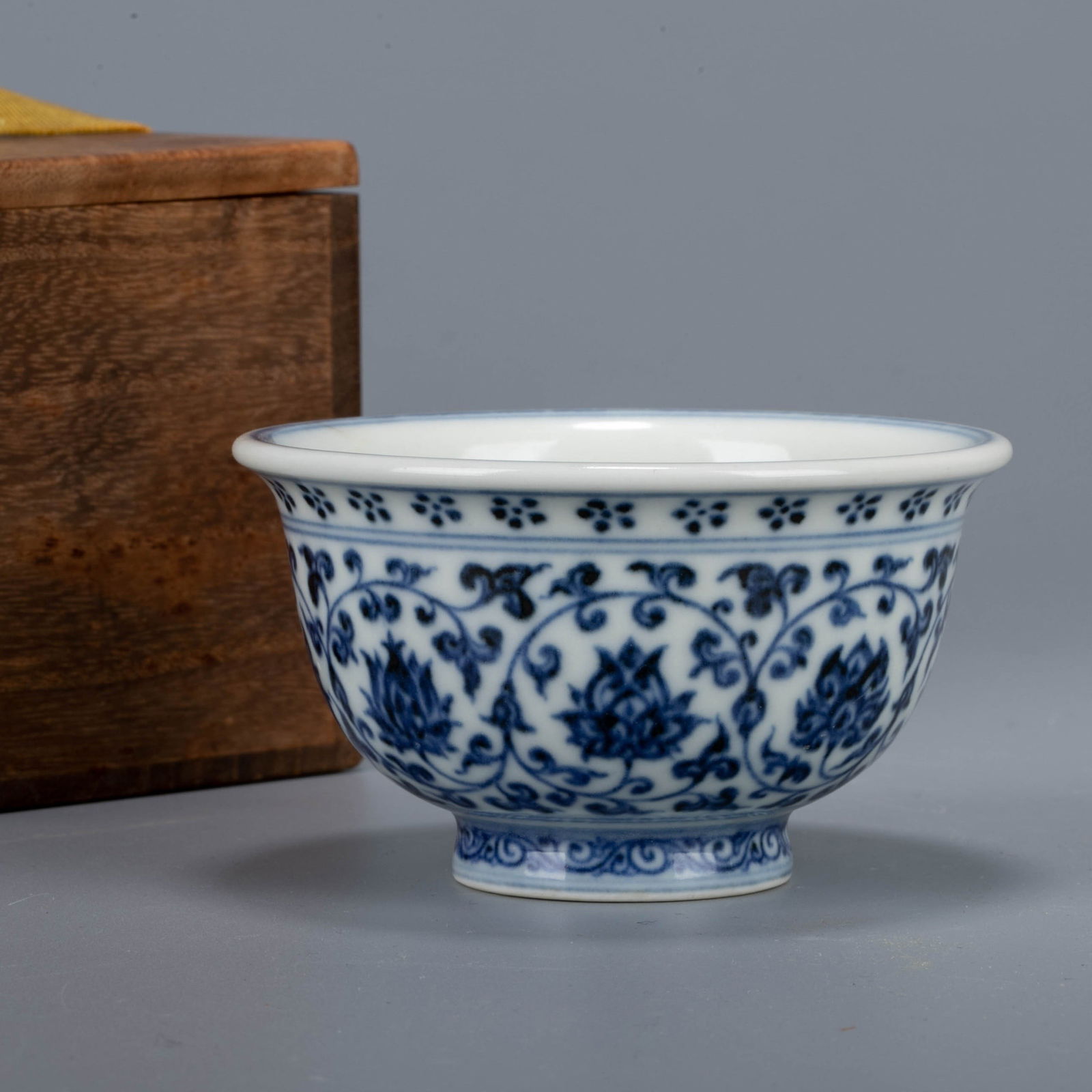 Ming dynasty antique dyed cup with floral pattern: Ming dynasty antique dyed cup with floral pattern