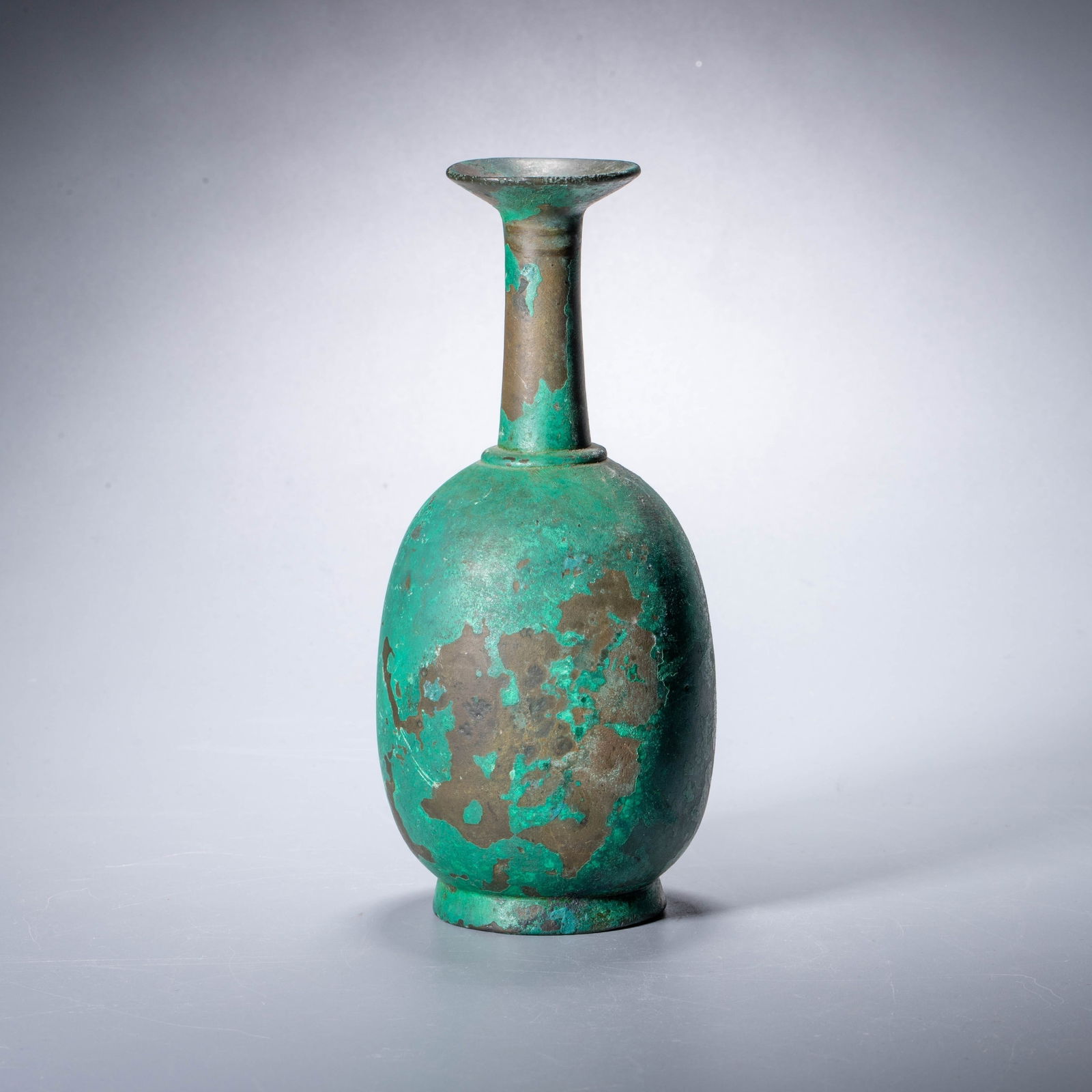 Tang Dynasty copper pure bottle: Tang Dynasty copper pure bottle