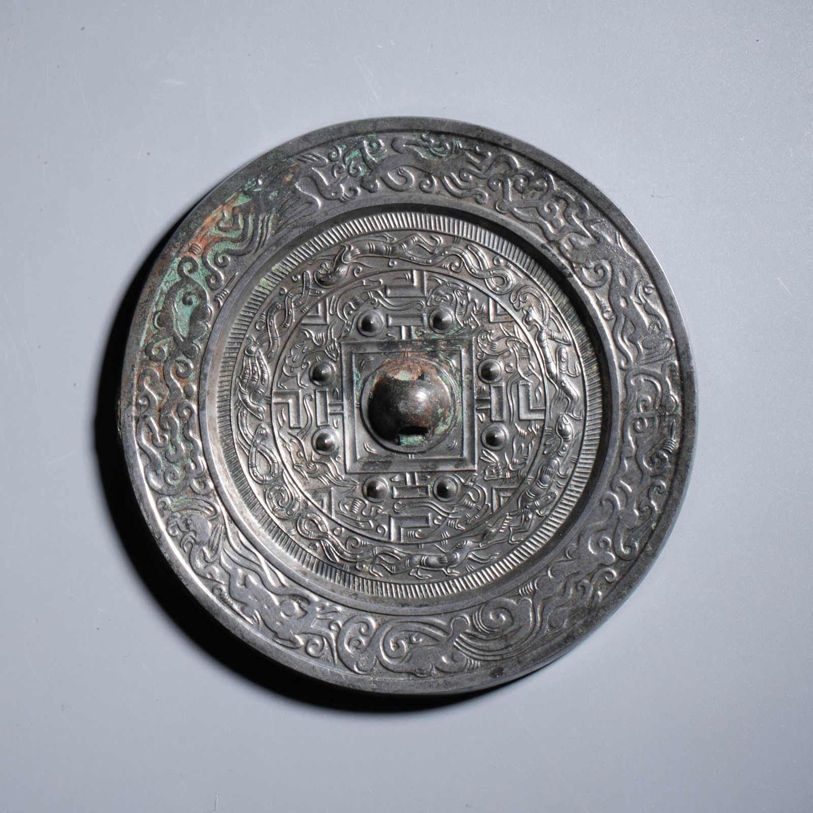 Han Dynasty bronze mirror with regular pattern (1 of 6)