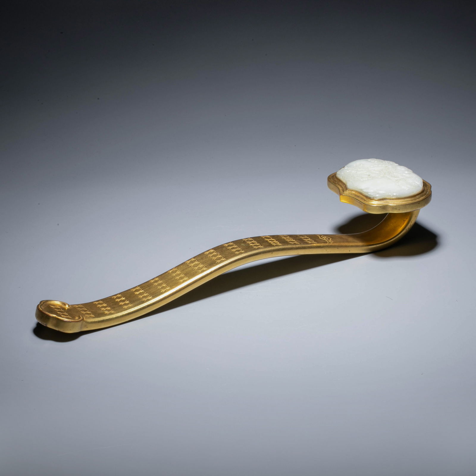 Qing dynasty gilt bronze inlaid jade with longevity pattern: Qing dynasty gilt bronze inlaid jade with longevity pattern