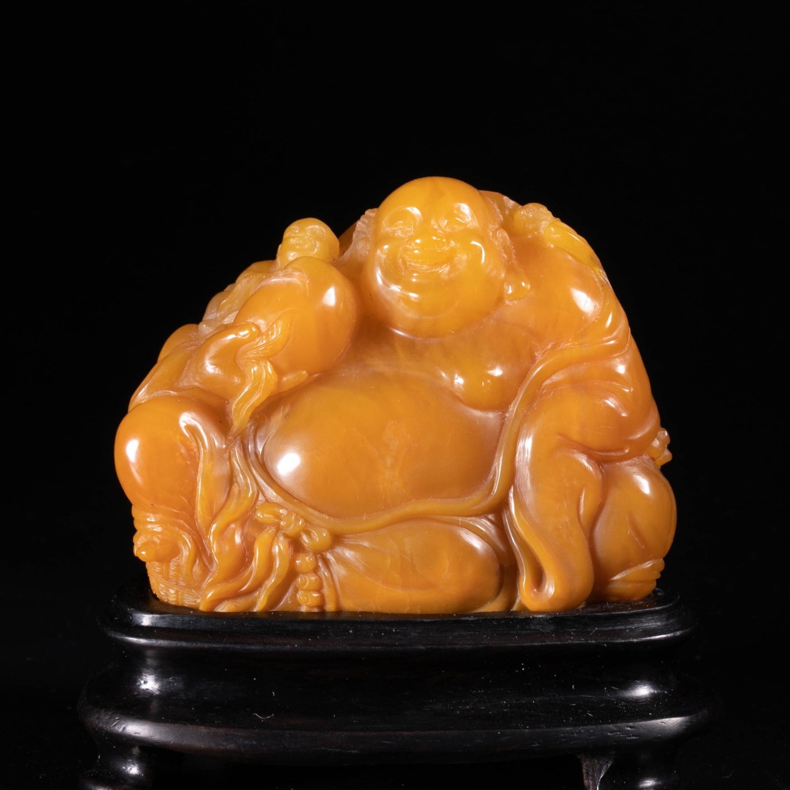 Qing Dynasty Tianhuang carved Maitreya ornament, weight 120g: Qing Dynasty Tianhuang carved Maitreya ornament, weight 120g