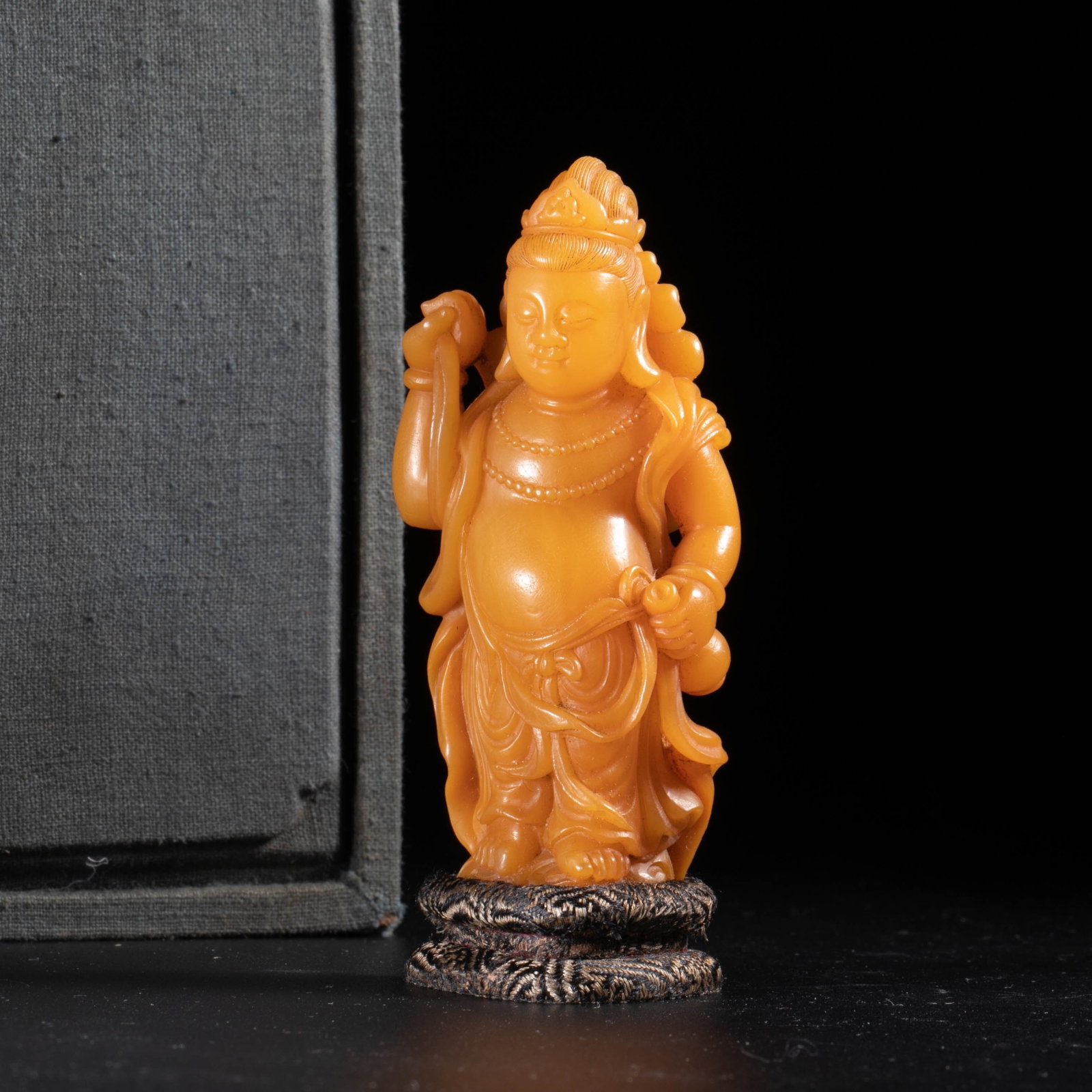Qing Dynasty Tianhuang Diao Guanyin Statue: Qing Dynasty Tianhuang Diao Guanyin Statue