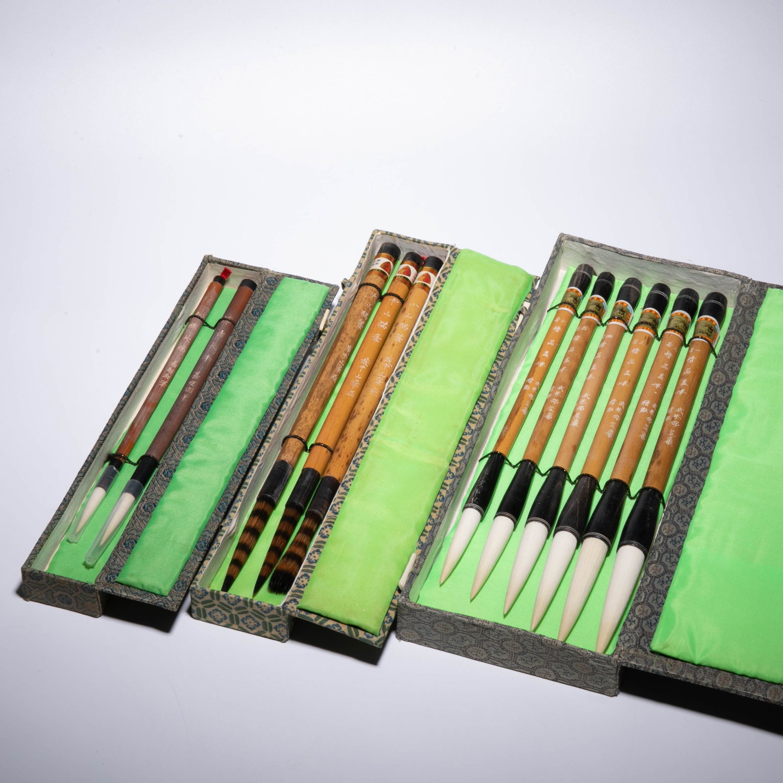 Wulin Shao Zhizang three boxes of ancient brushes: Wulin Shao Zhizang three boxes of ancient brushes