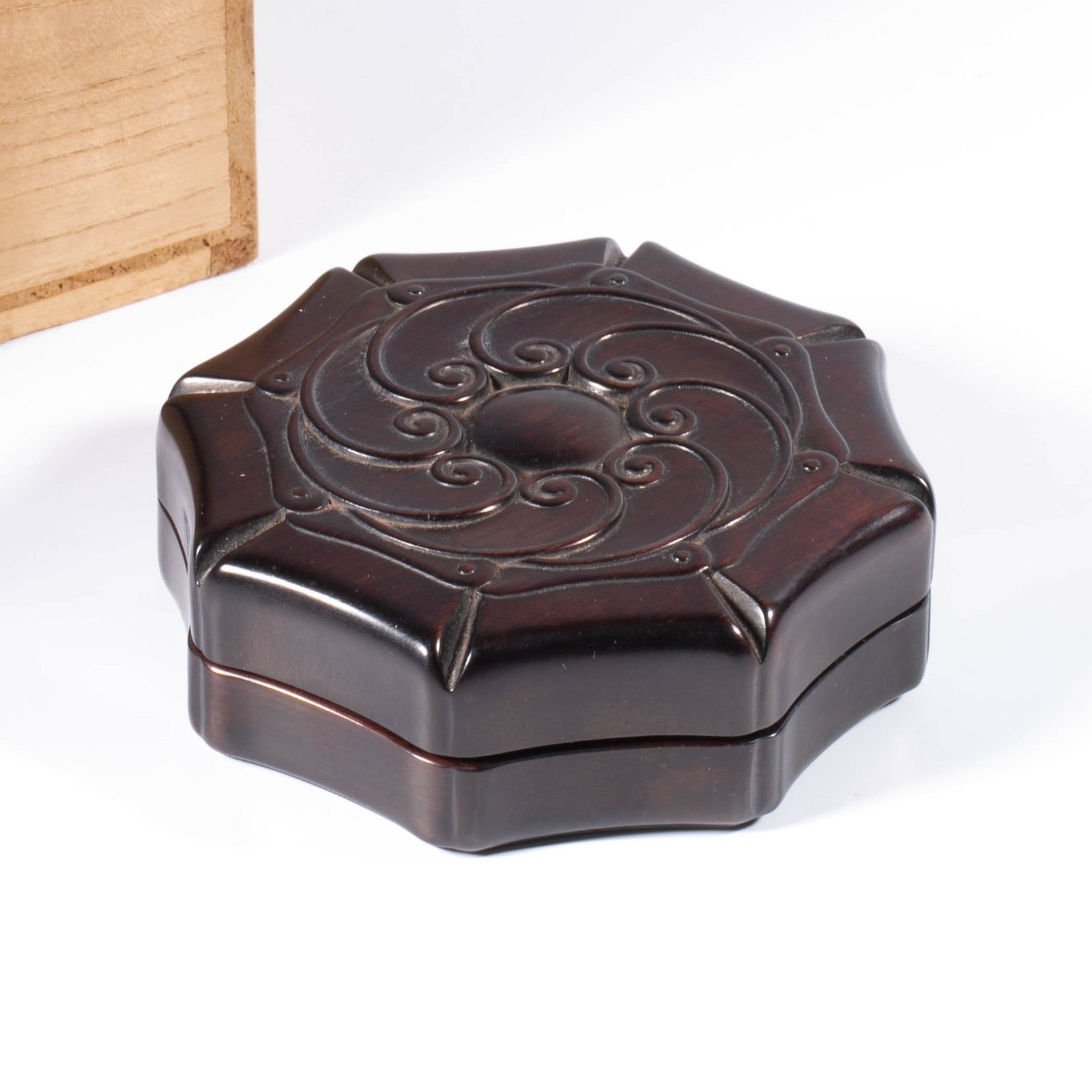 Qing Dynasty carved red sandalwood box with octagonal lid: Qing Dynasty carved red sandalwood box with octagonal lid