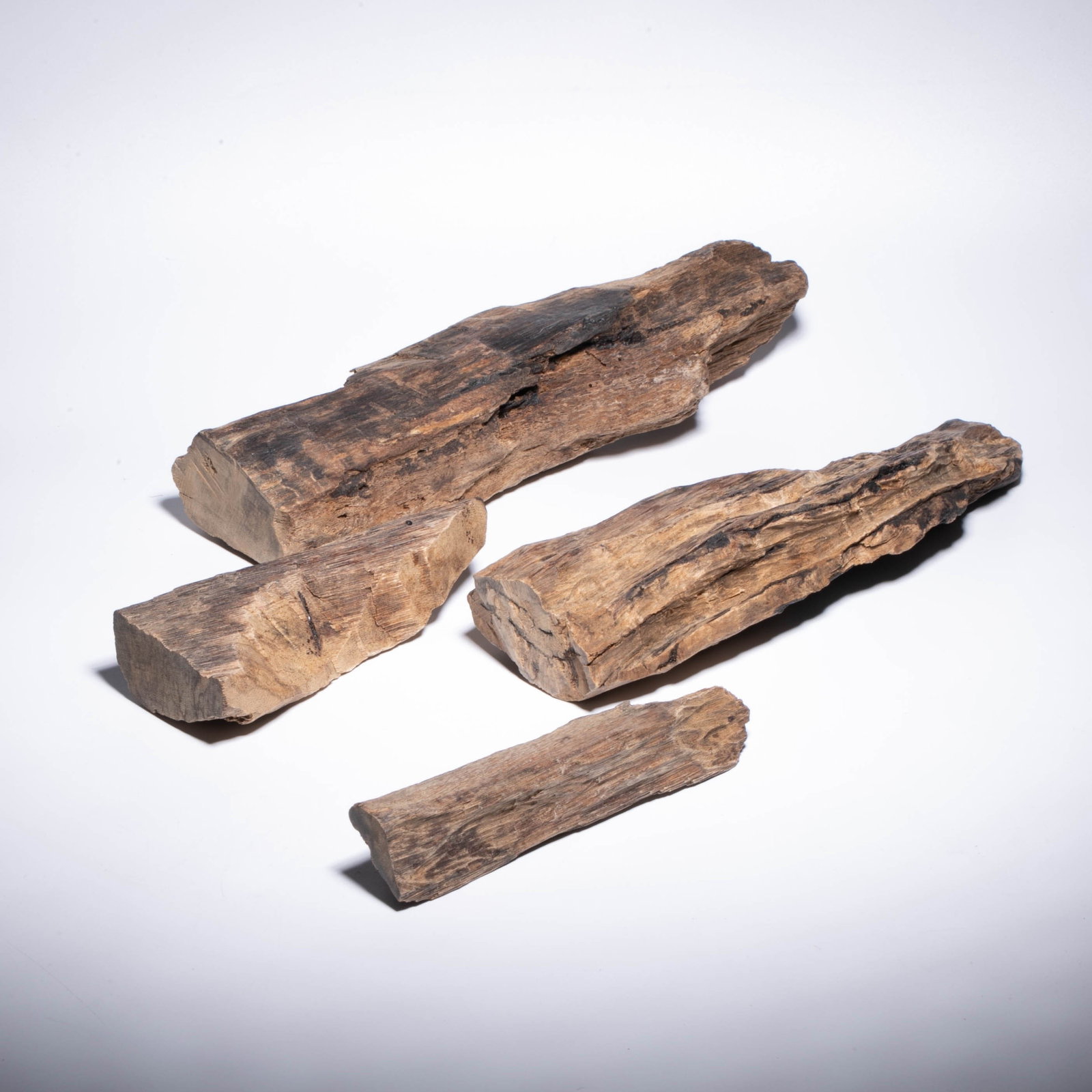 Agarwood 4 points (1 of 9)