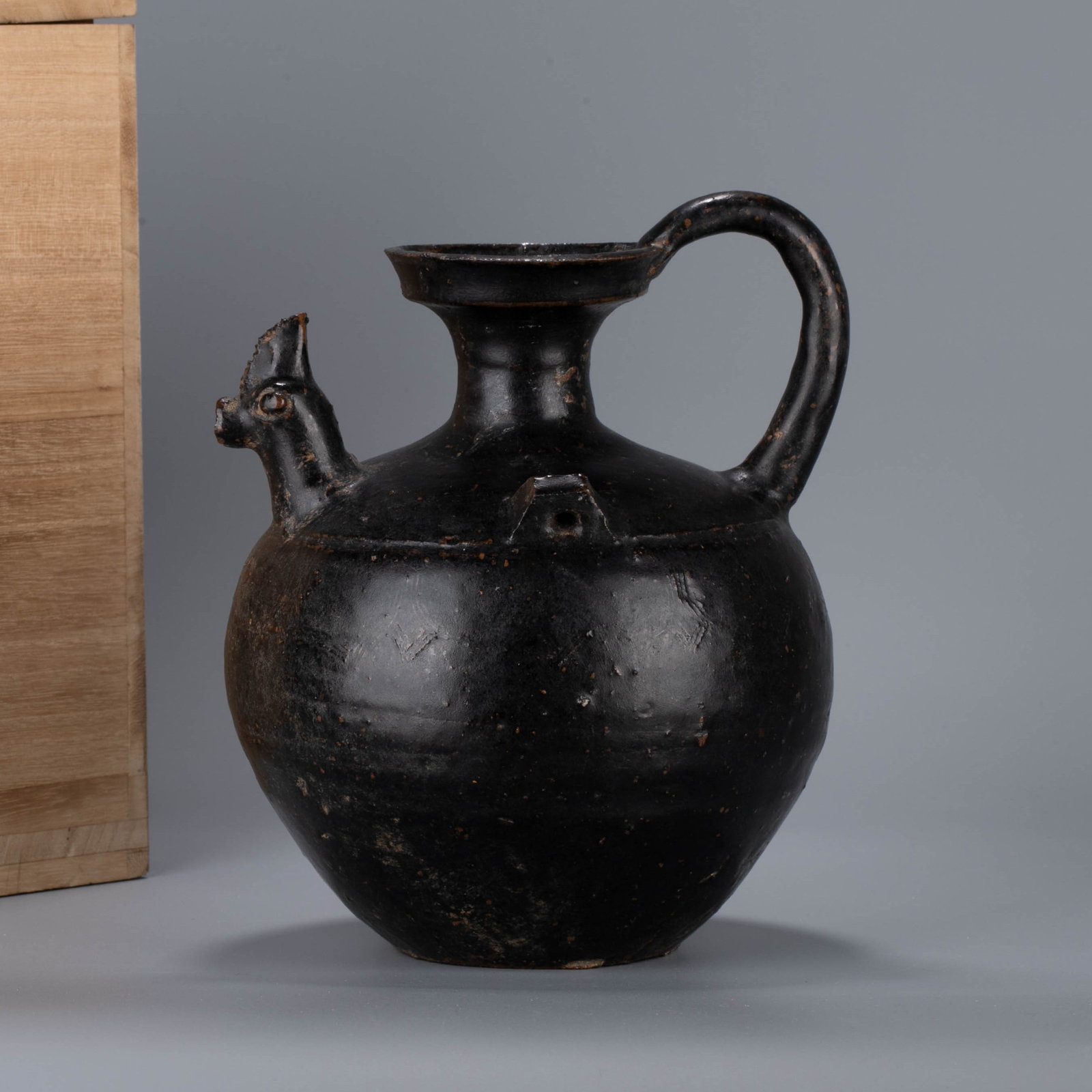 Western Jin Dynasty Chicken Head Pot (1 of 8)