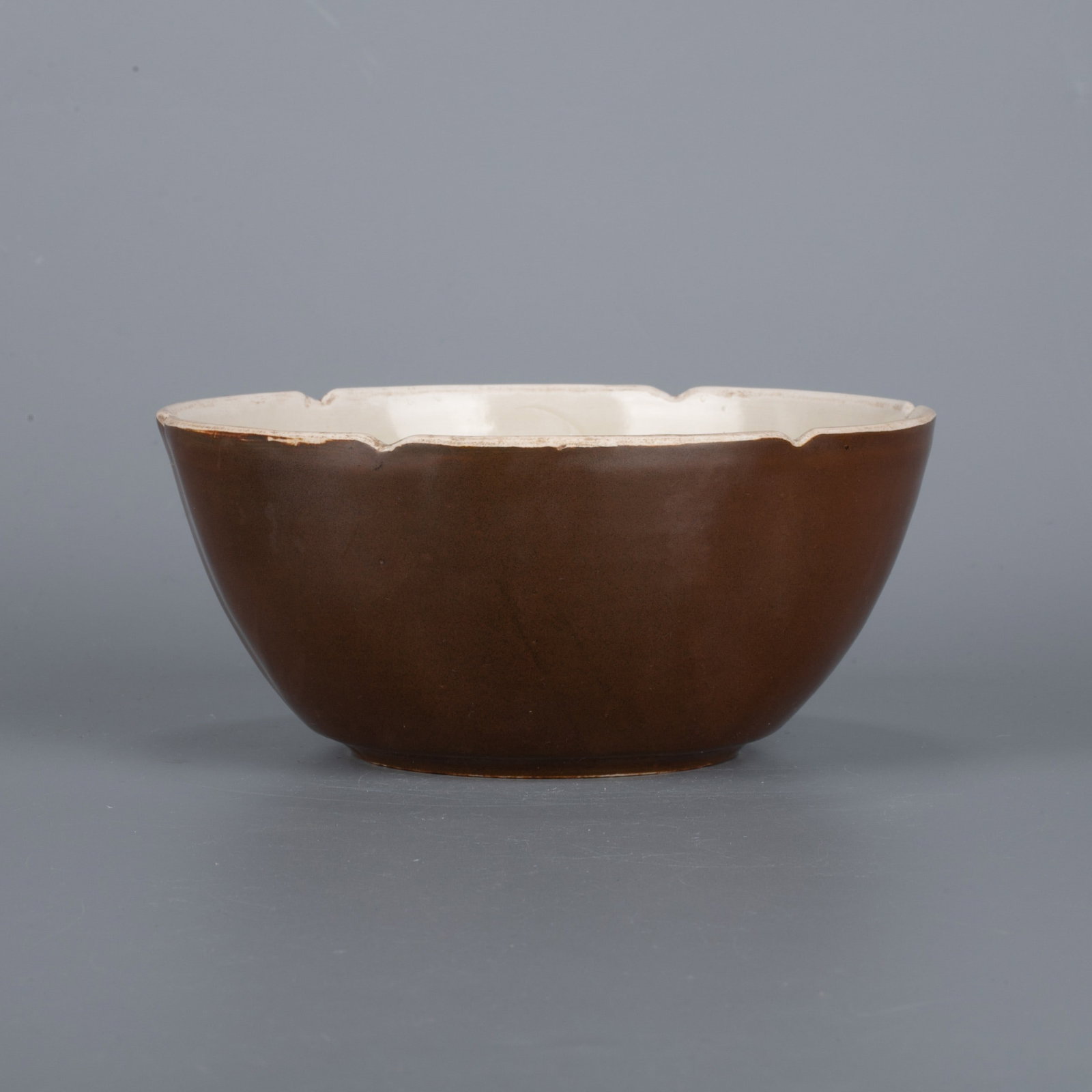 Song Dynasty Ziding wheel flower bowl: Song Dynasty Ziding wheel flower bowl