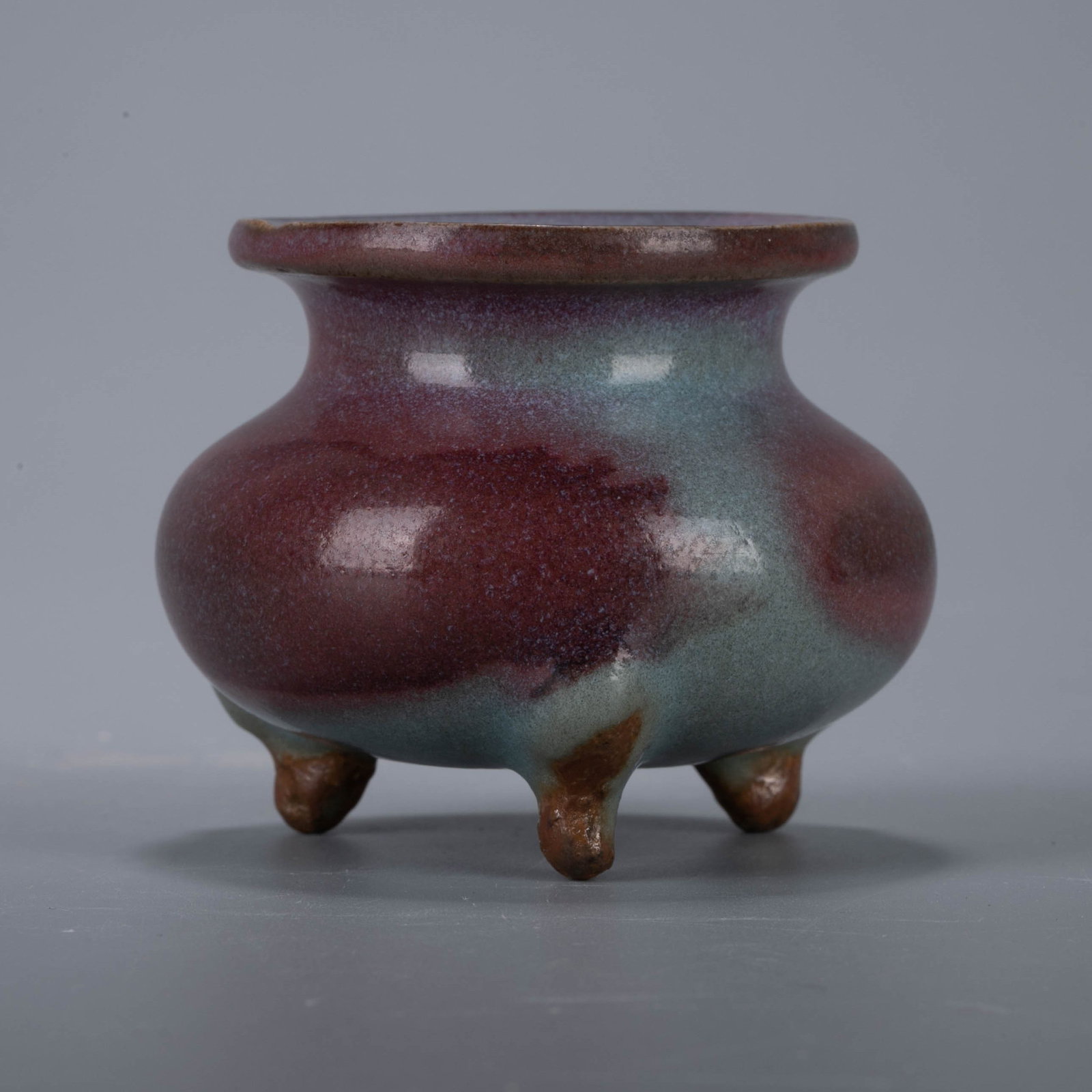 Song Dynasty Jun ware kiln turned rose purple three-legged harp Incense Burner (1 of 6)
