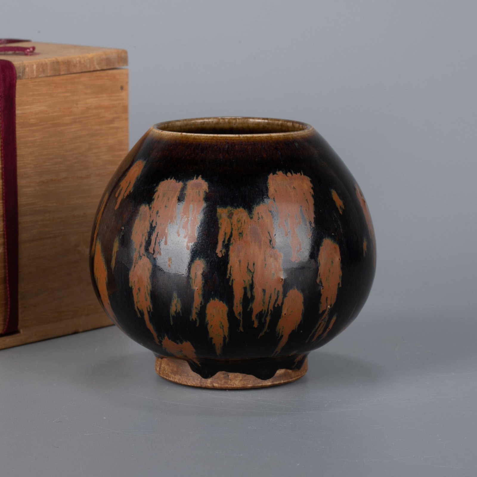 Cizhou kiln stippling tea from Song Dynasty: Cizhou kiln stippling tea from Song Dynasty