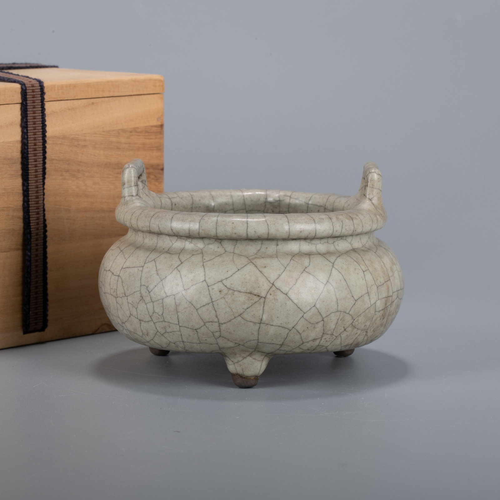 Song Dynasty Celadon three-legged Incense Burner: Song Dynasty Celadon three-legged Incense Burner