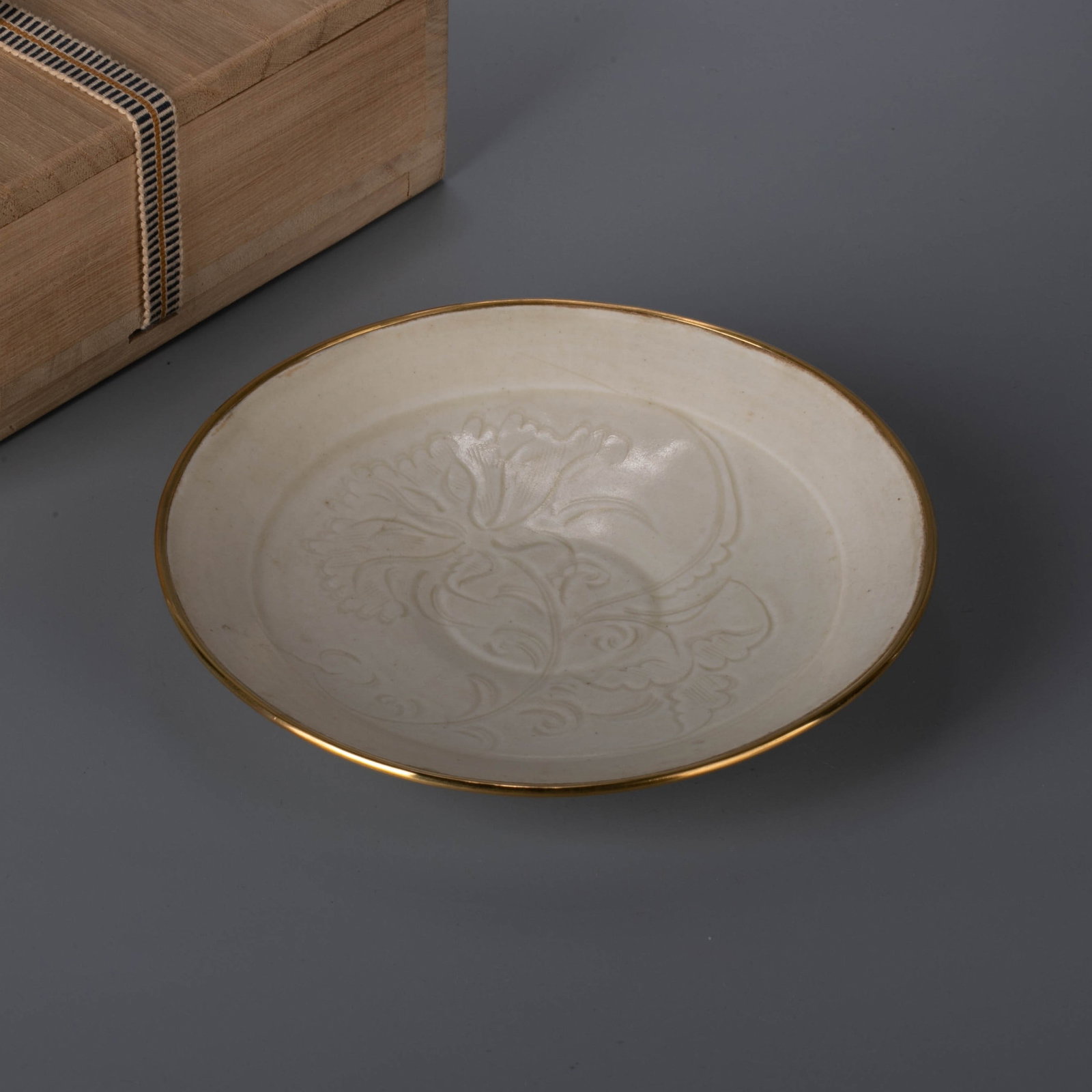 Song Dynasty Ding Kiln gold incised flower dish: Song Dynasty Ding Kiln gold incised flower dish