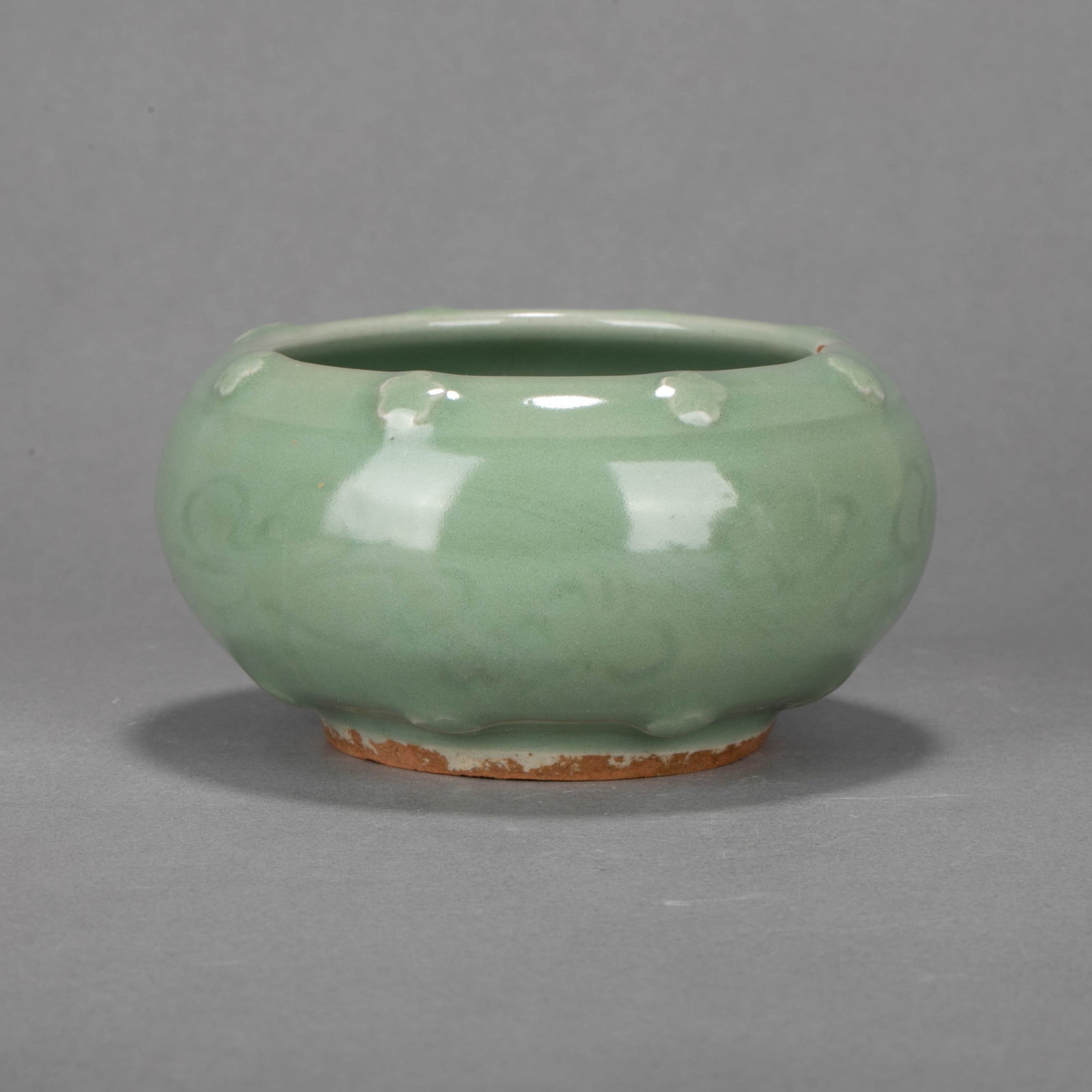 Longquan ware incised flower drum and ding pattern water bowl (1 of 6)