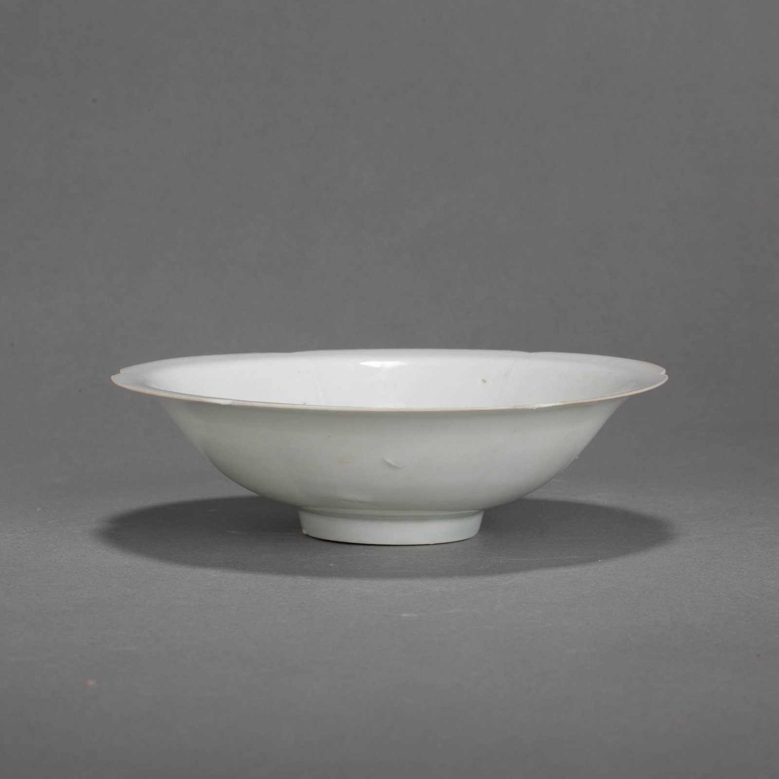 Hutian kiln incised flower lobed rim plate (1 of 6)