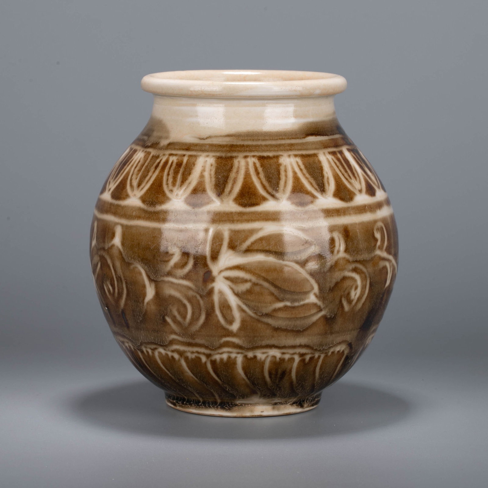 White glaze iron pattern pot - 3