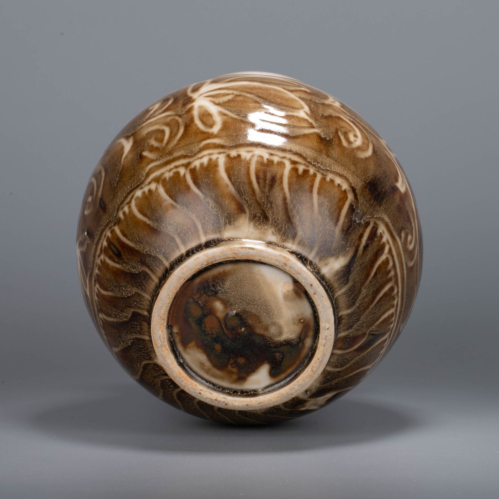 White glaze iron pattern pot - 7