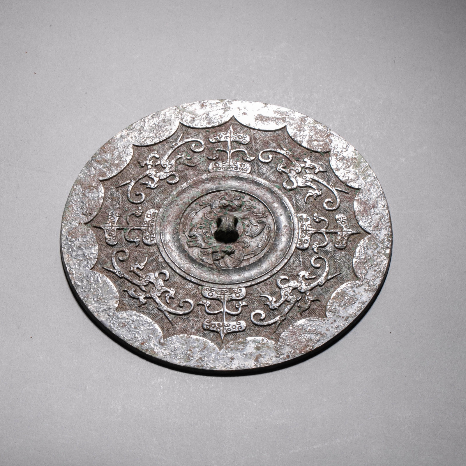 Warring States Period Bronze Mirror with Dragon Pattern: Warring States Period Bronze Mirror with Dragon Pattern
